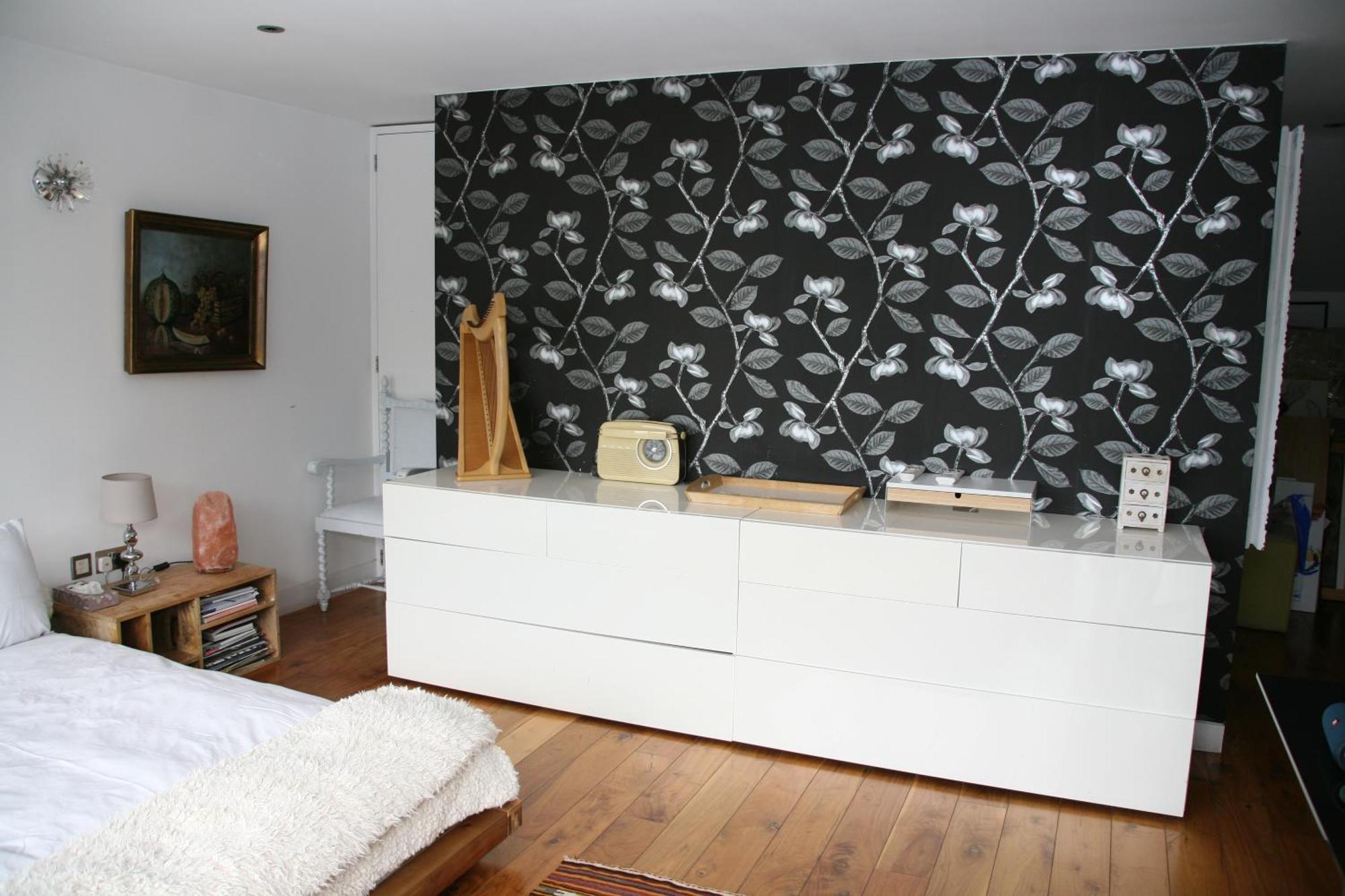 Privatunterkunft Studio For 3 With A Private Balcony In A Cubic House With Outside Pool London