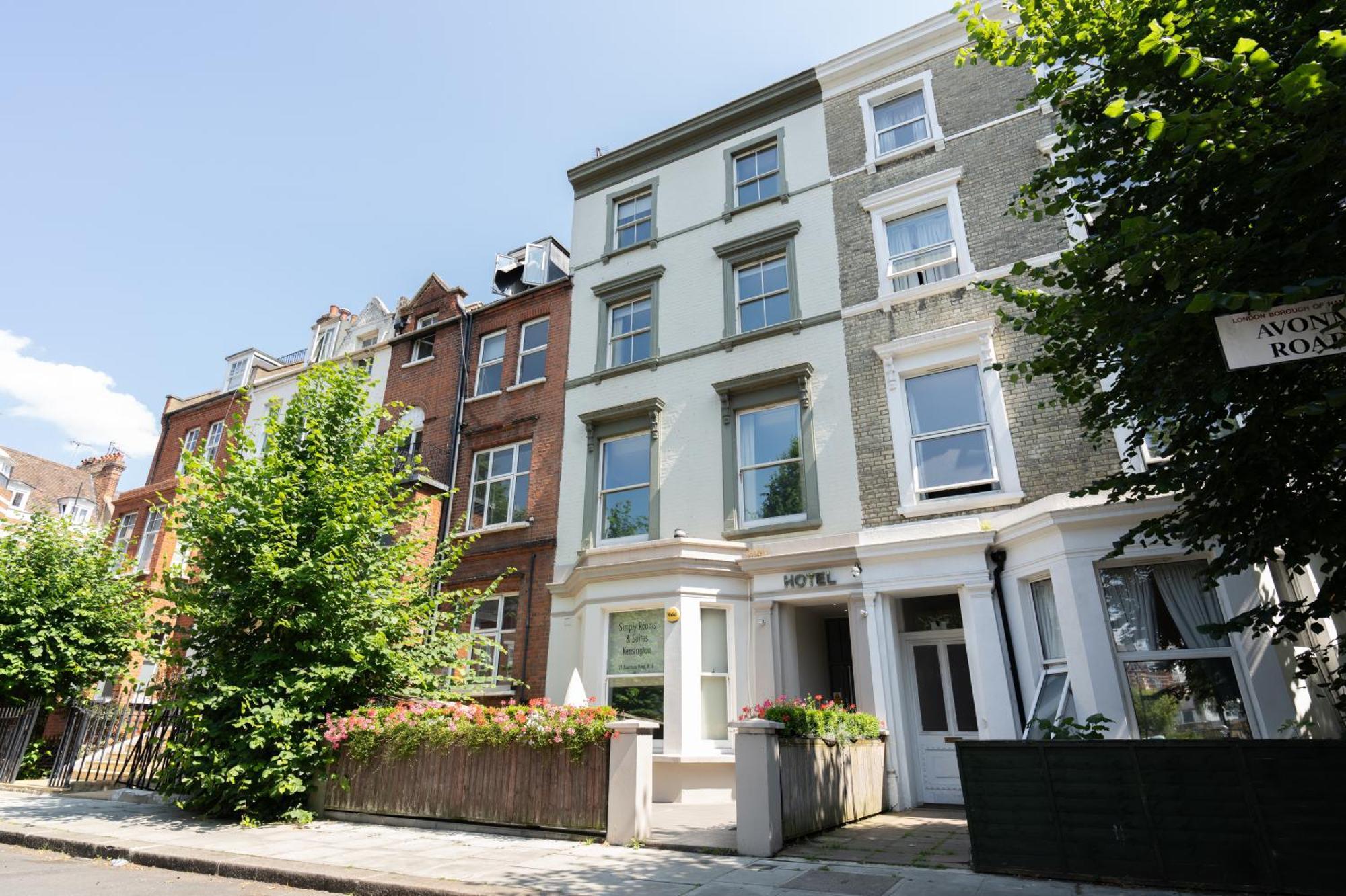 Simply & 4* London
