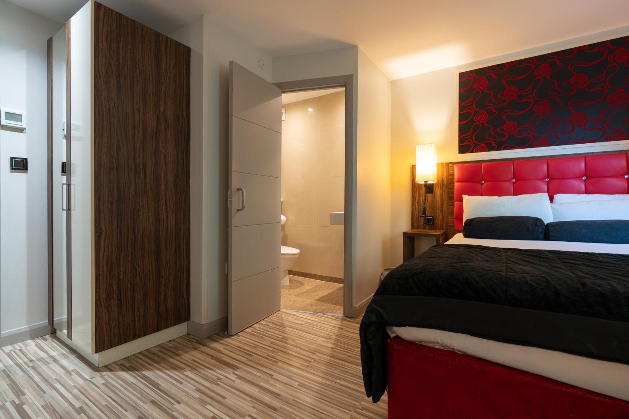Hotel Simply & London