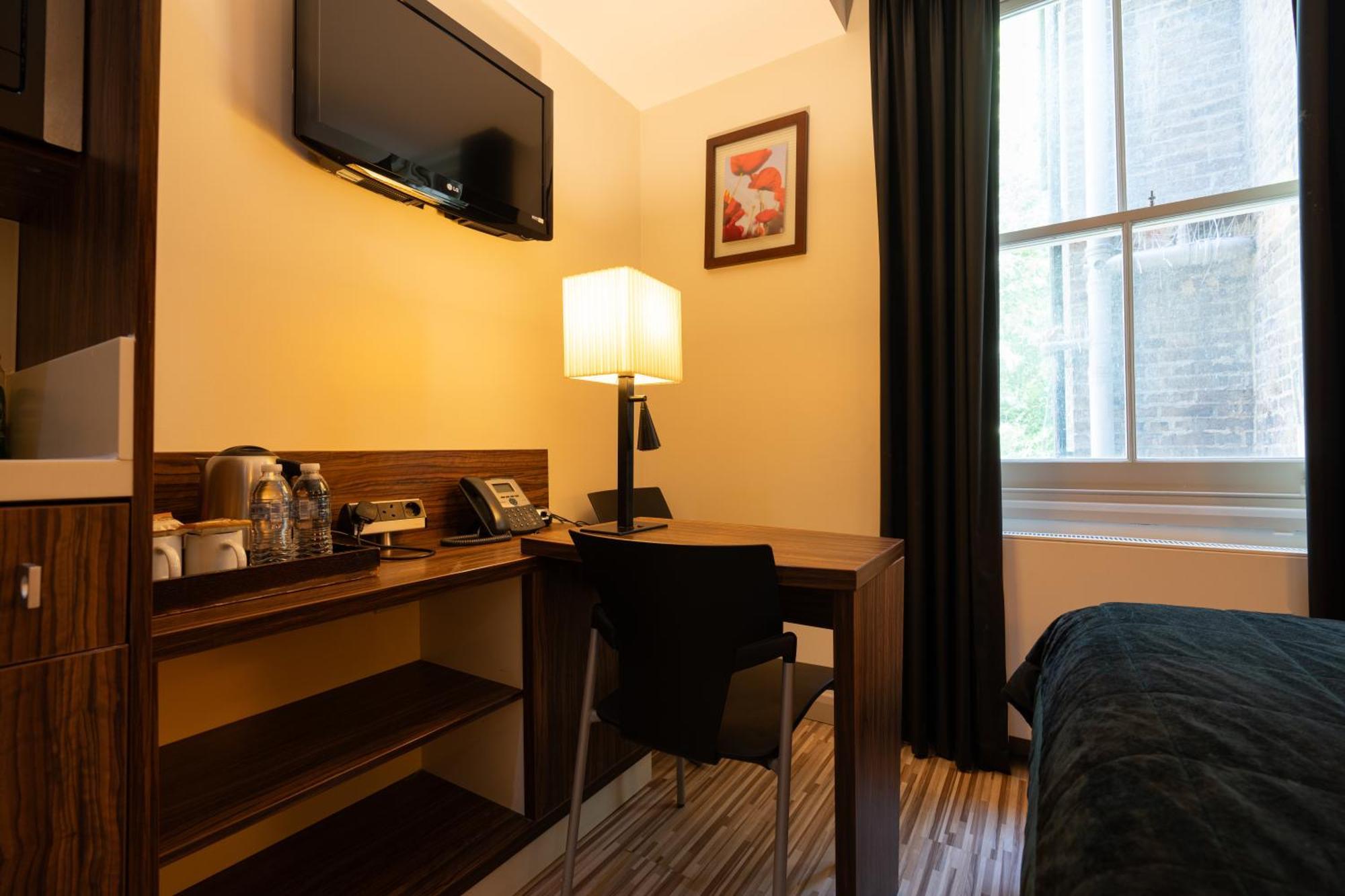 Hotel Simply &