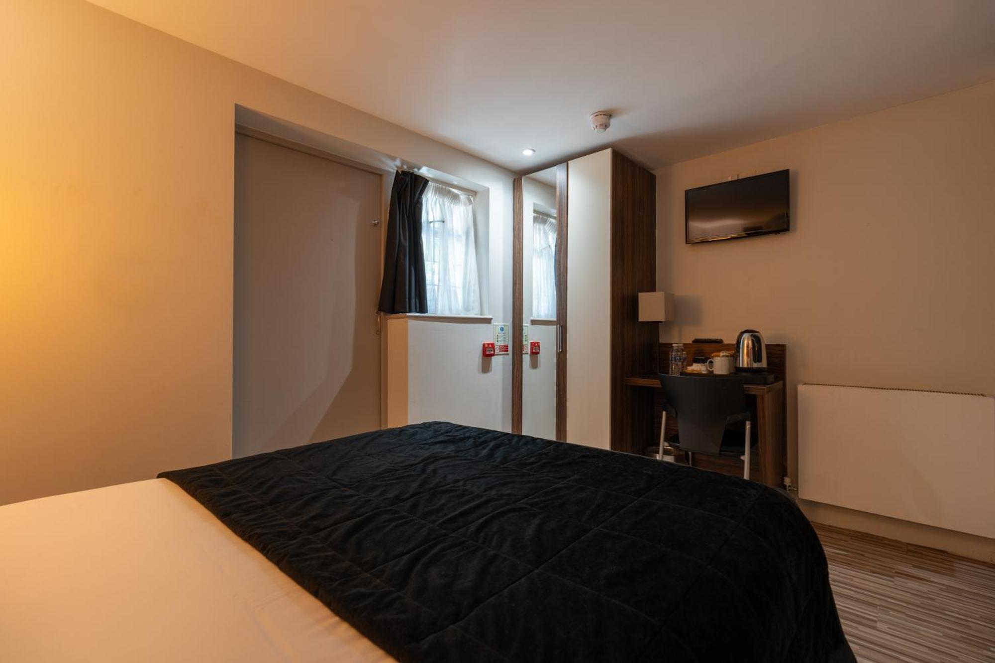 Simply & Hotel