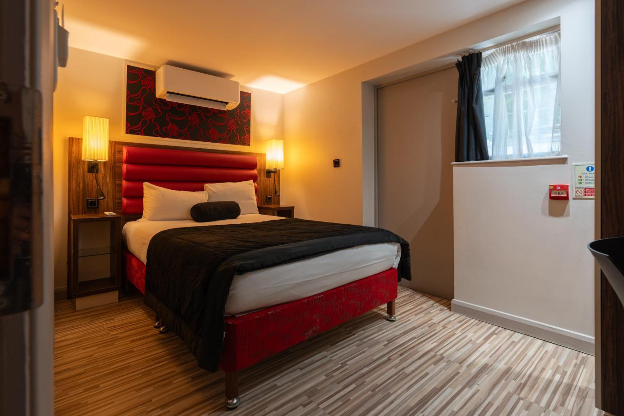 Hotel Simply & London