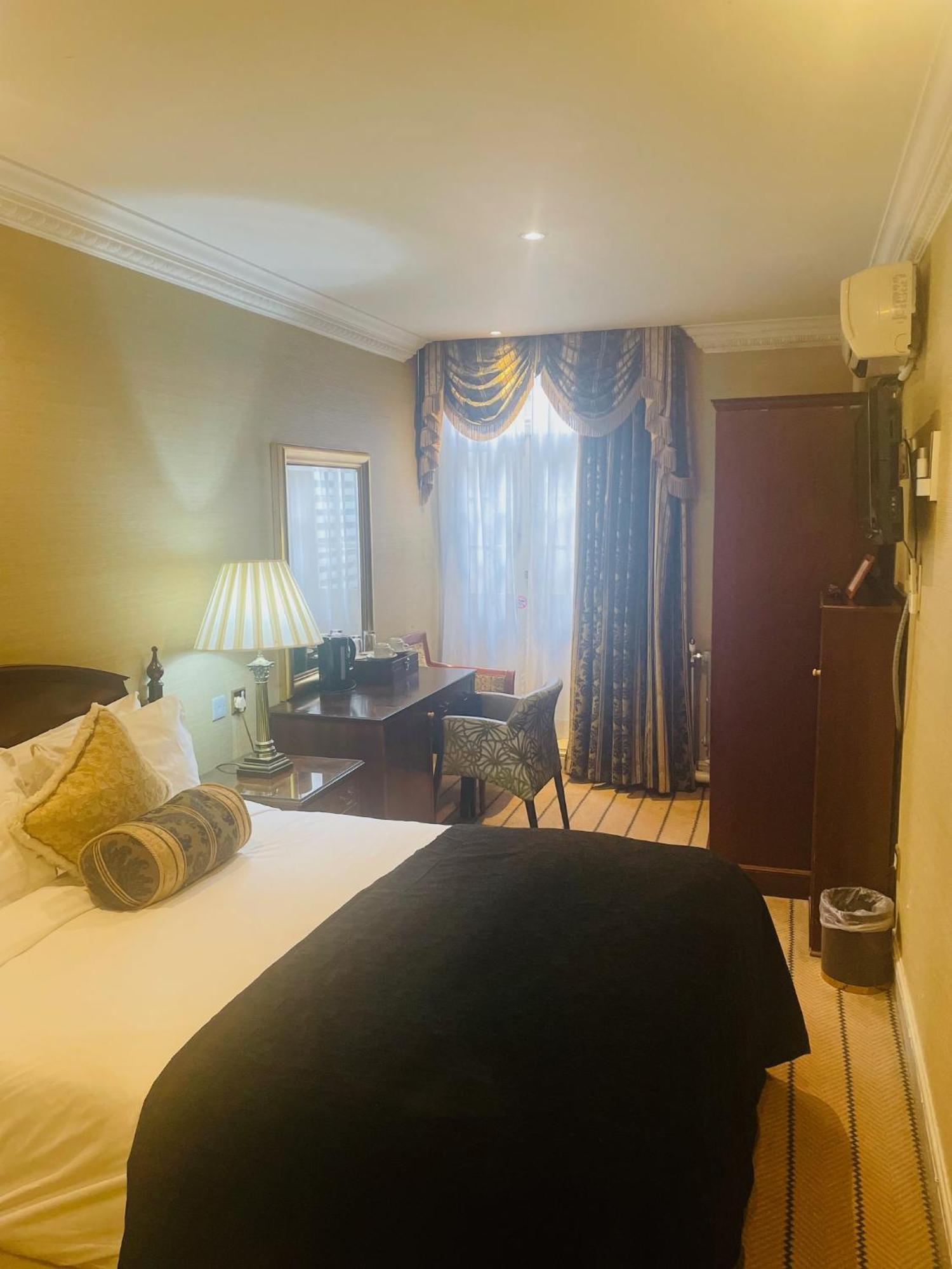Hotel The Colonnade