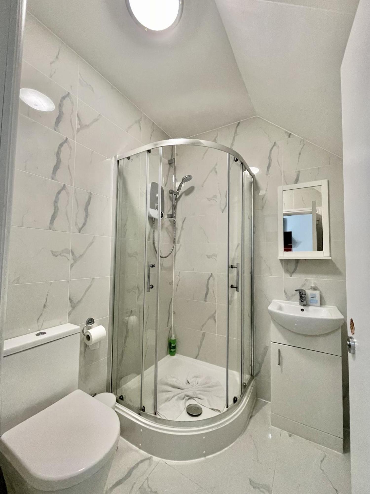 Euston Modern Apartment *