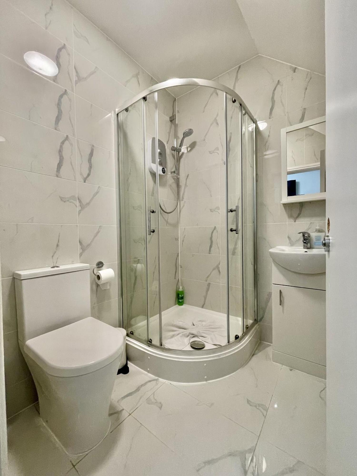 Euston Modern Apartment *