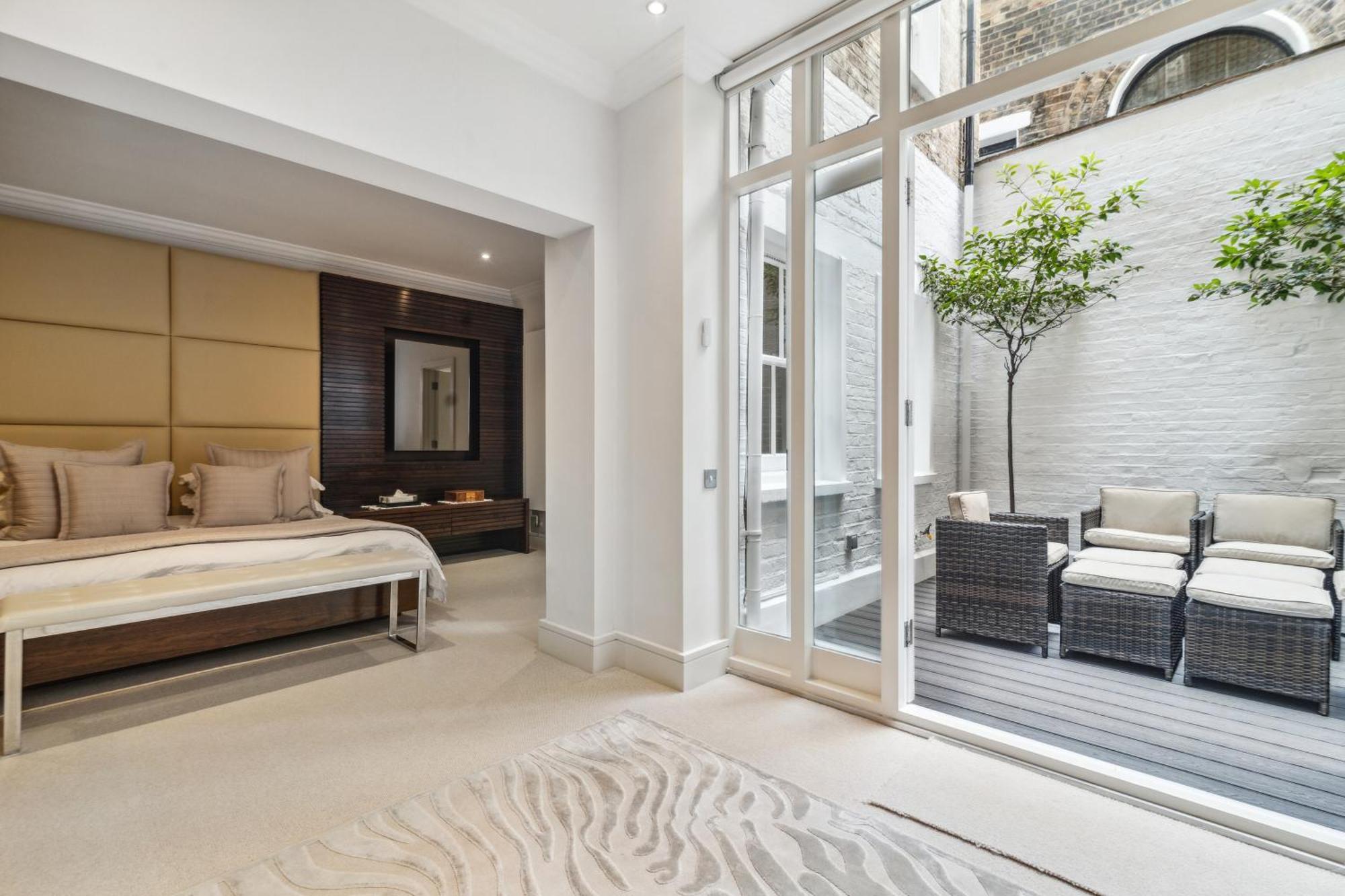 Maisonette Hyde Park Apartment