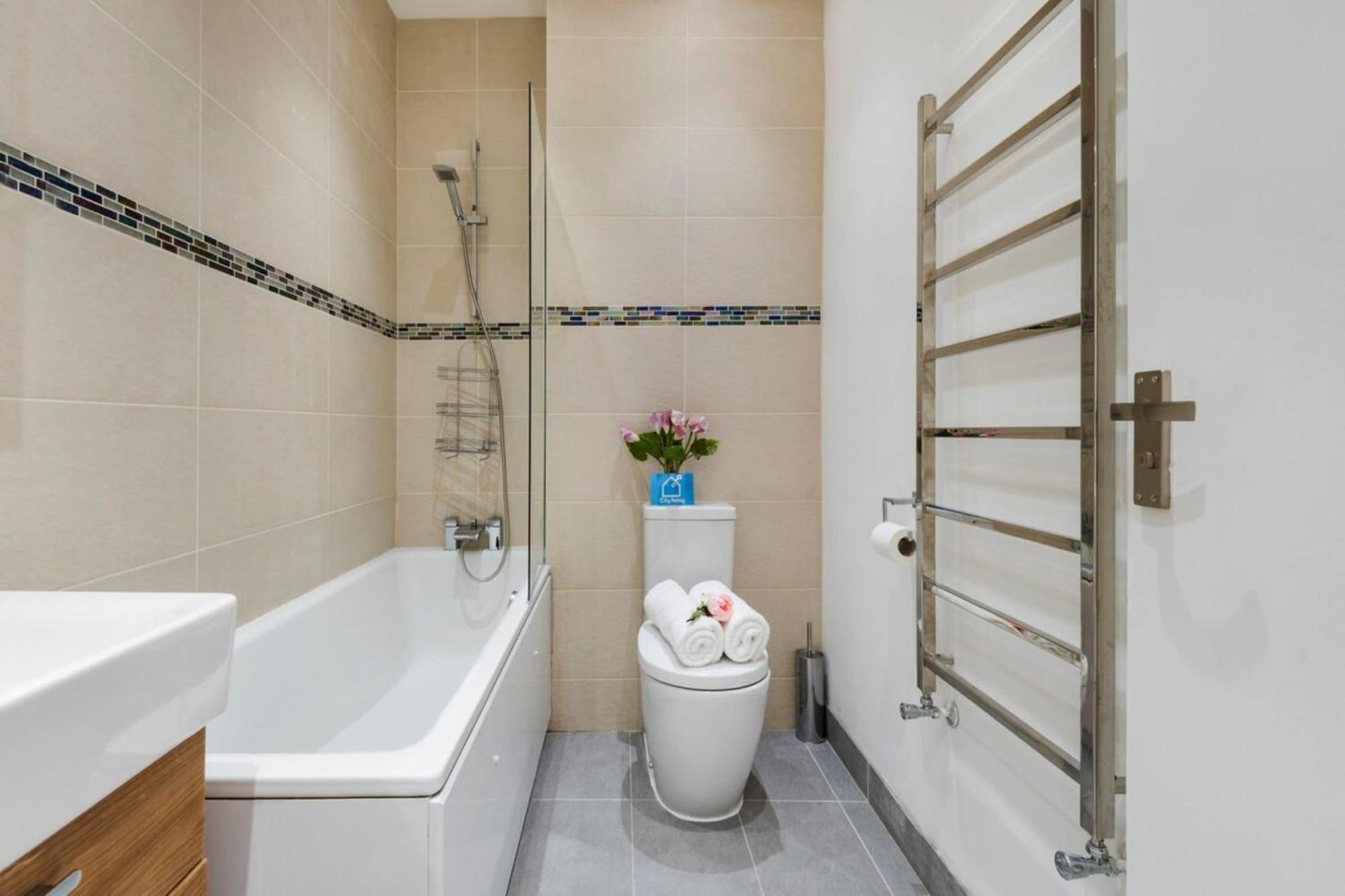 Apartment Bright And Modern Earls Court Gem
