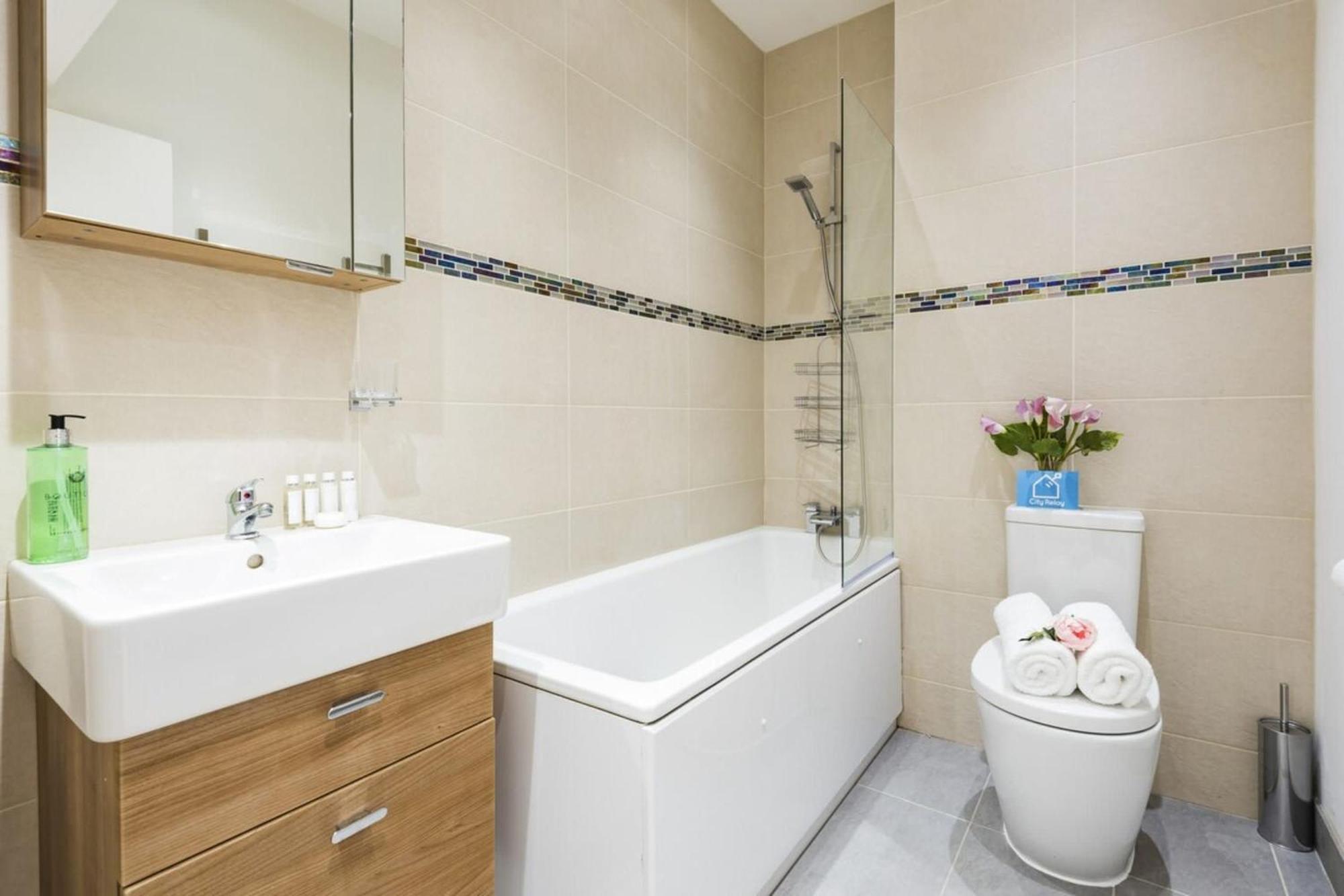 Apartment Bright And Modern Earls Court Gem *