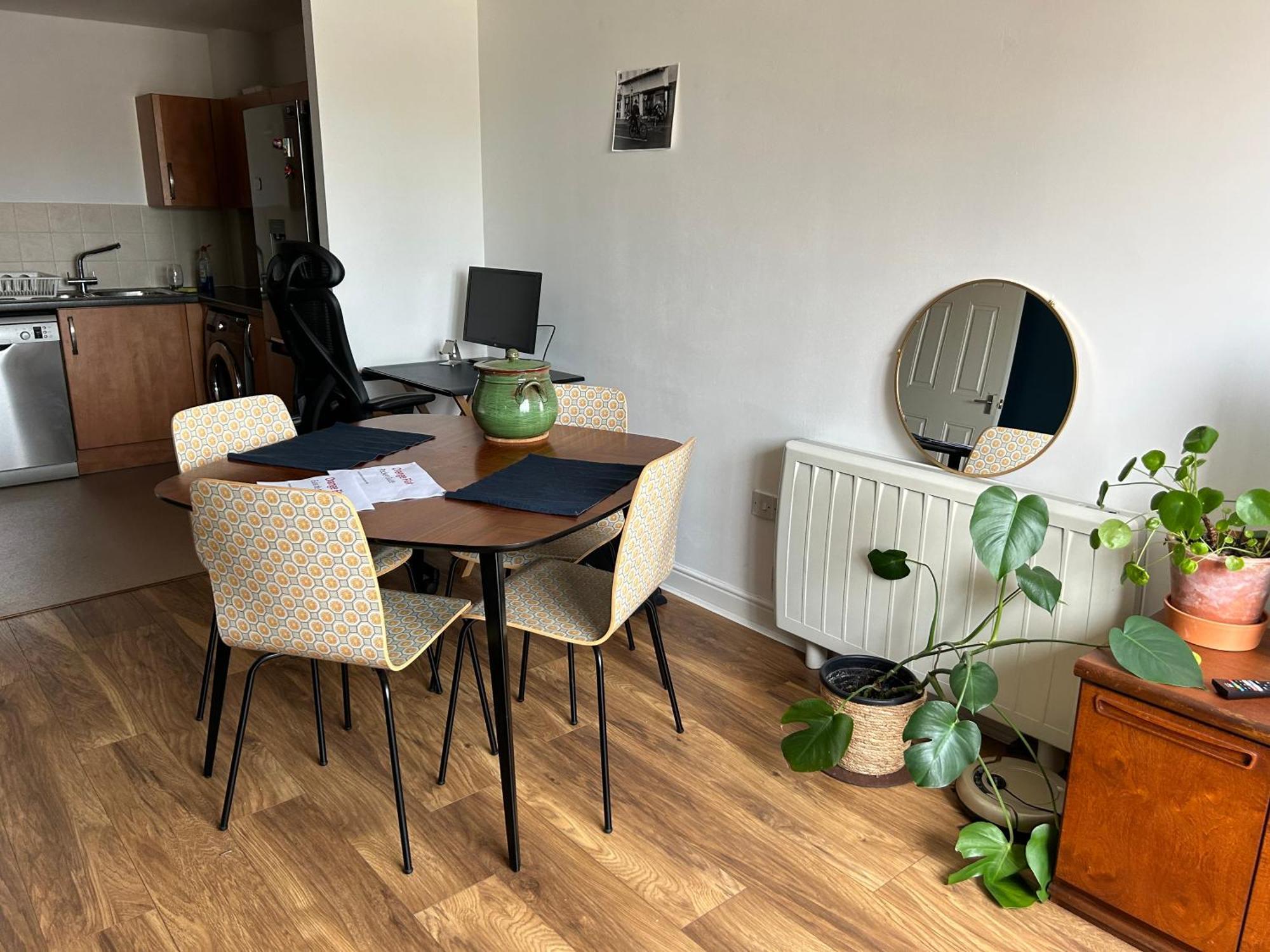 Apartment Orange Flat By Lower Regent Canal