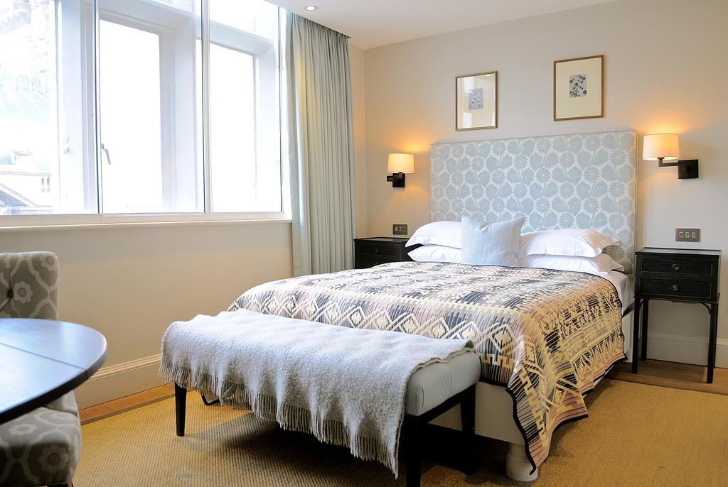 Library 4* London