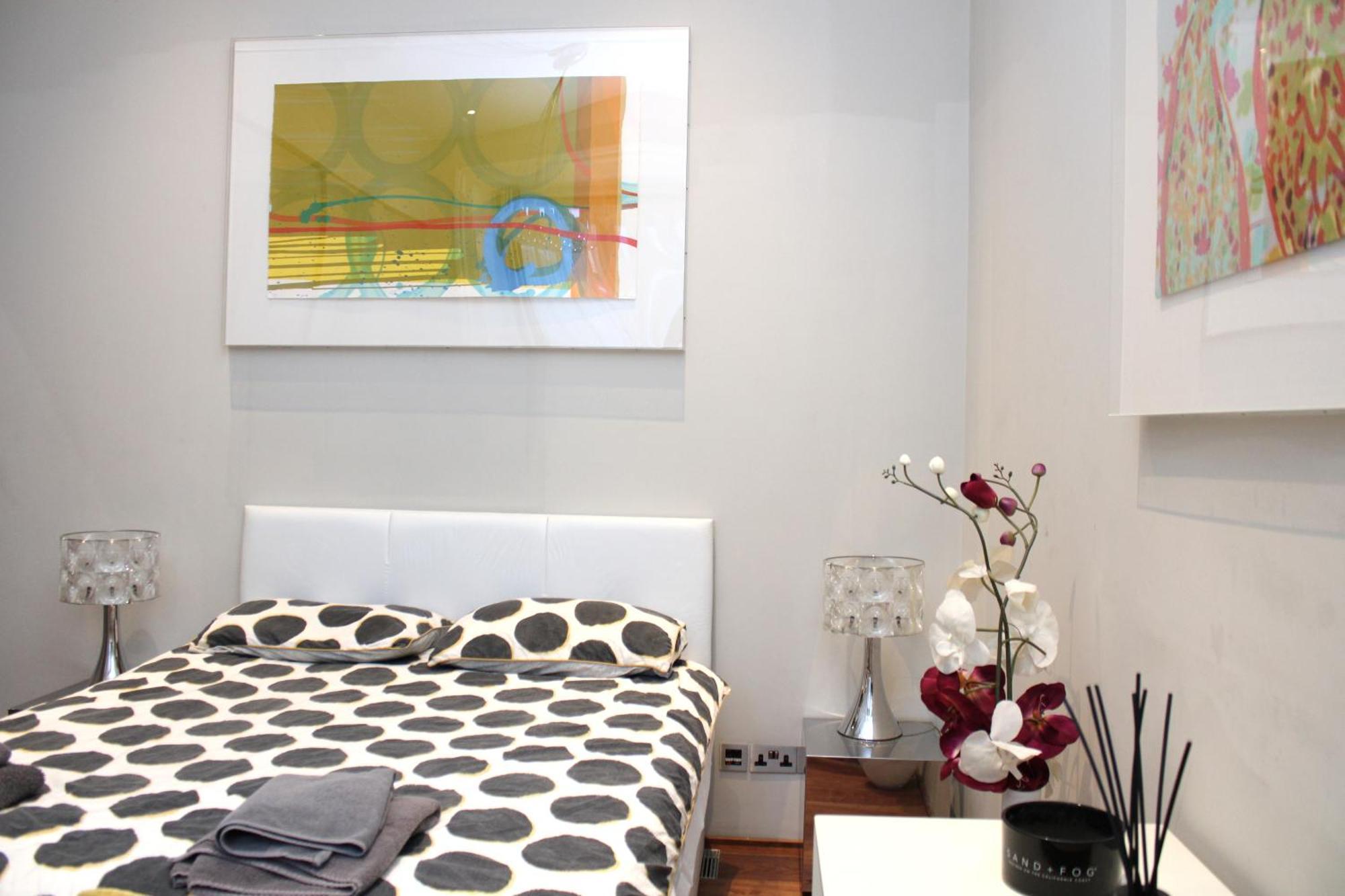 Modernized South Kensington Apartment