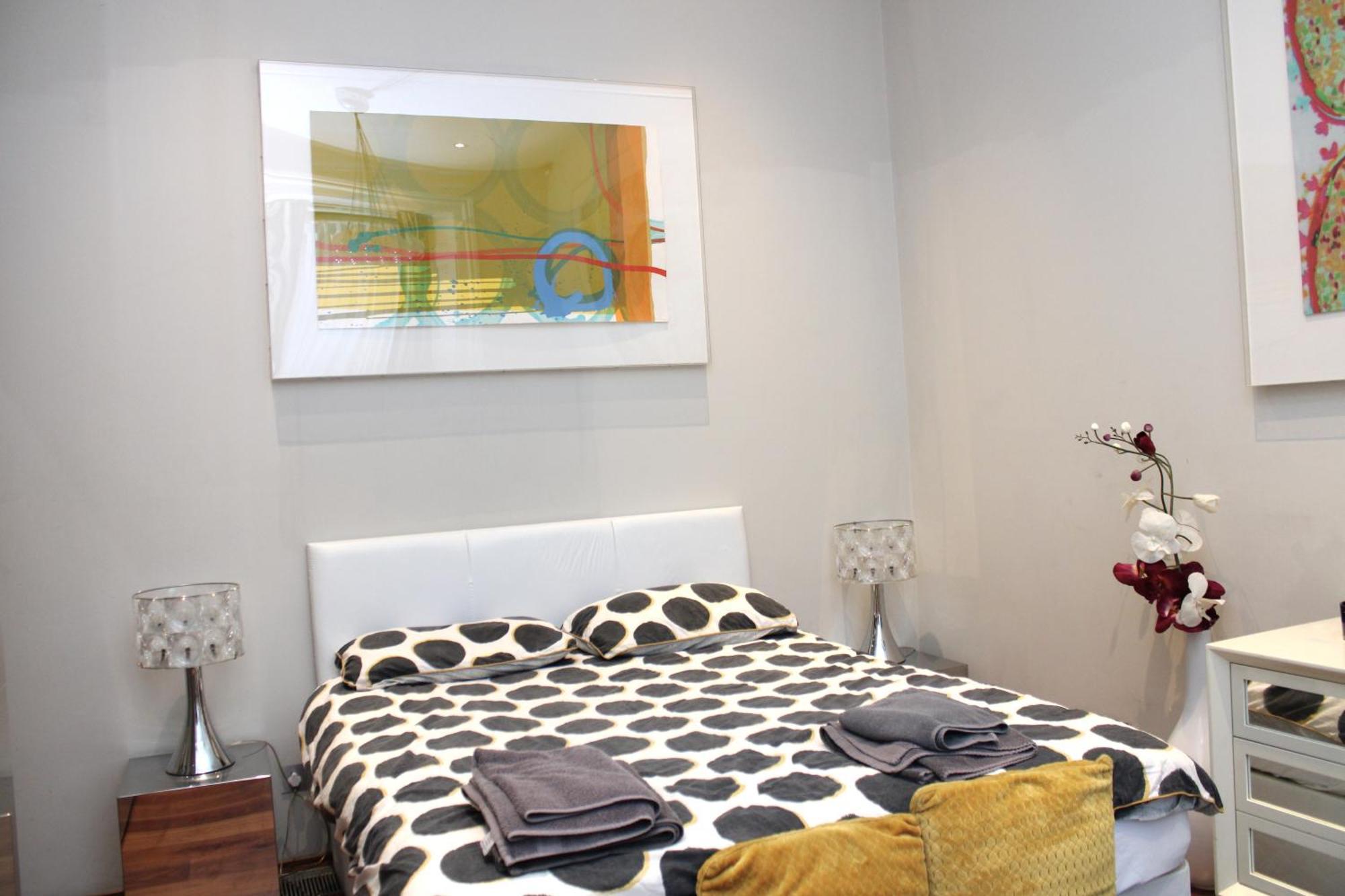 Modernized South Kensington Apartment *