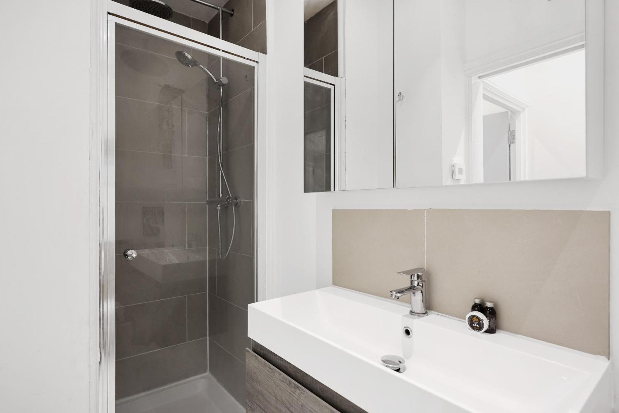 Apartment New 1 Bedroom Flat Short Term & Flexible Renting Hackney With Free Wifi