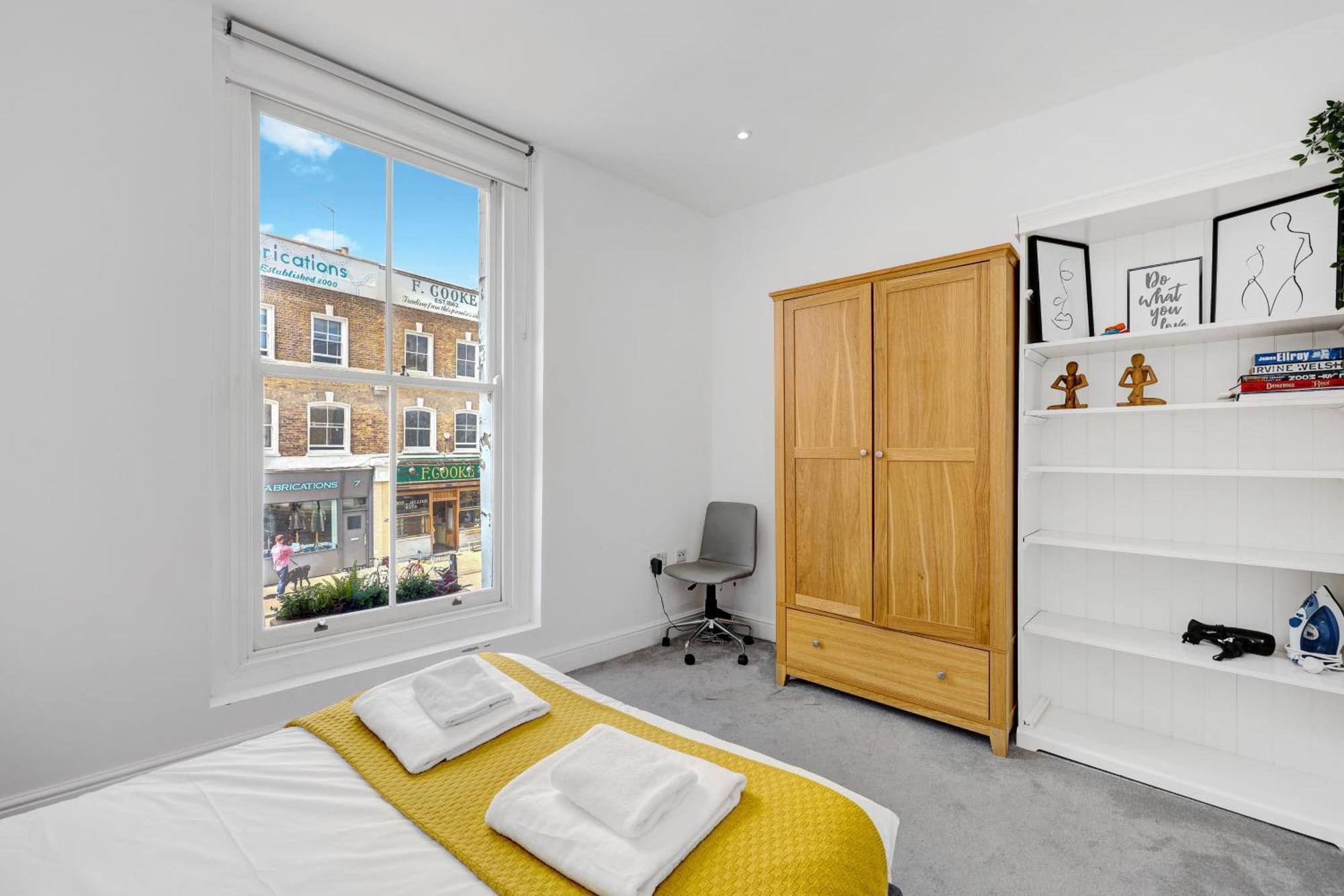 New 1 Bedroom Flat Short Term & Flexible Renting Hackney With Free Wifi Apartment London