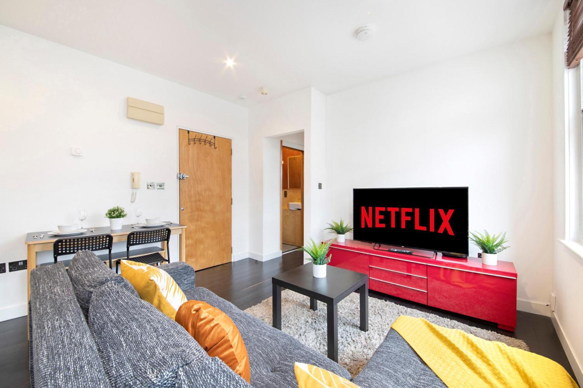 Luxury - Farringdon * London