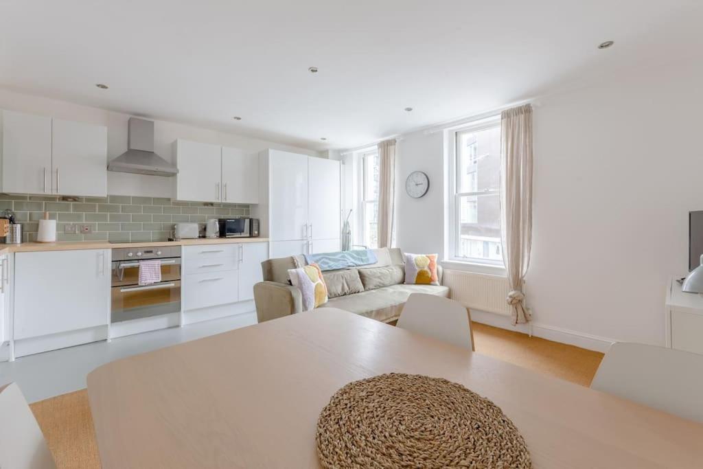 Modern 1bd Flat - 15 Min Walk To Bridge *