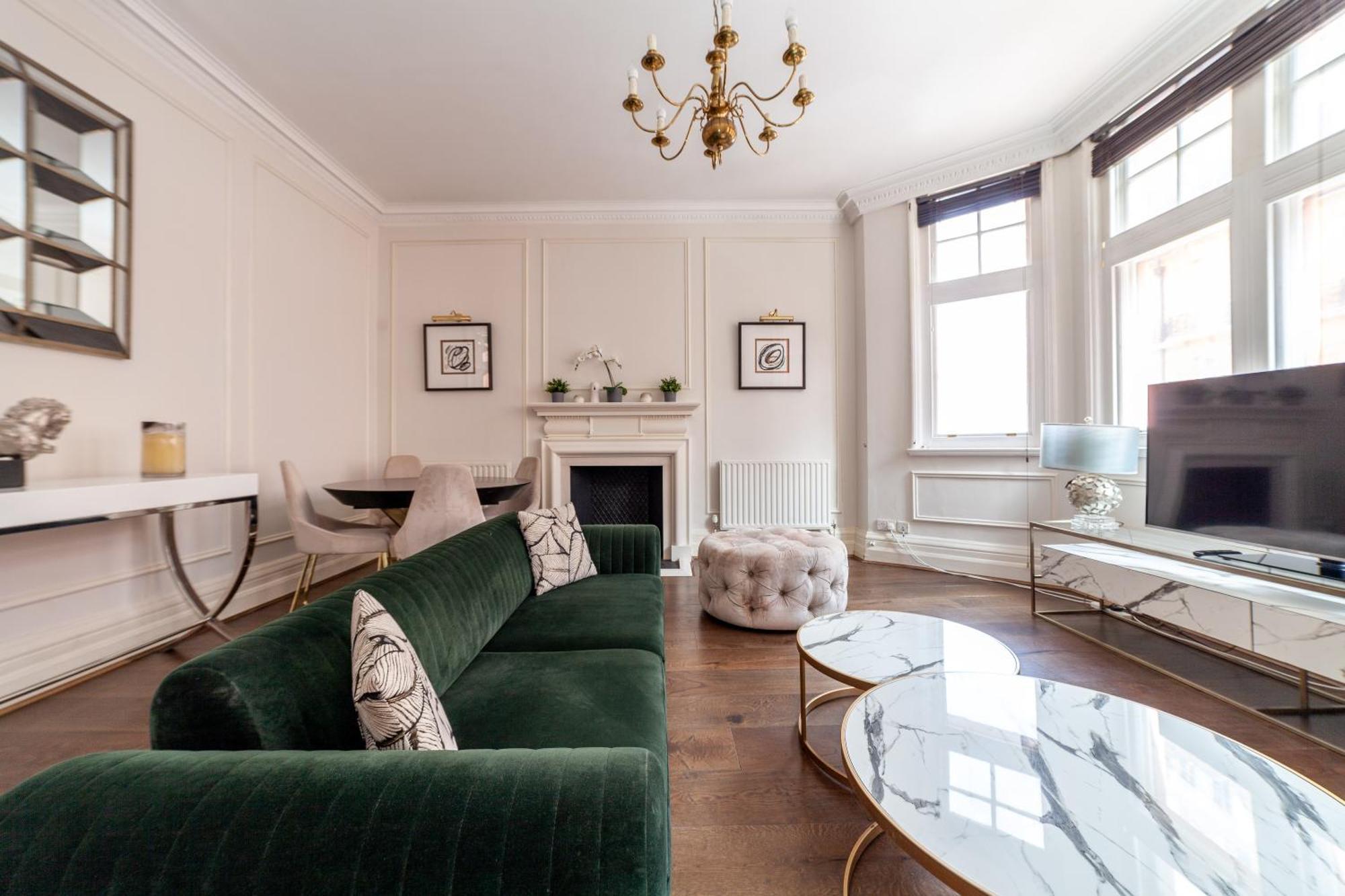 Spacious 1 Bdr - 2min To Bond Str Station Apartamento *