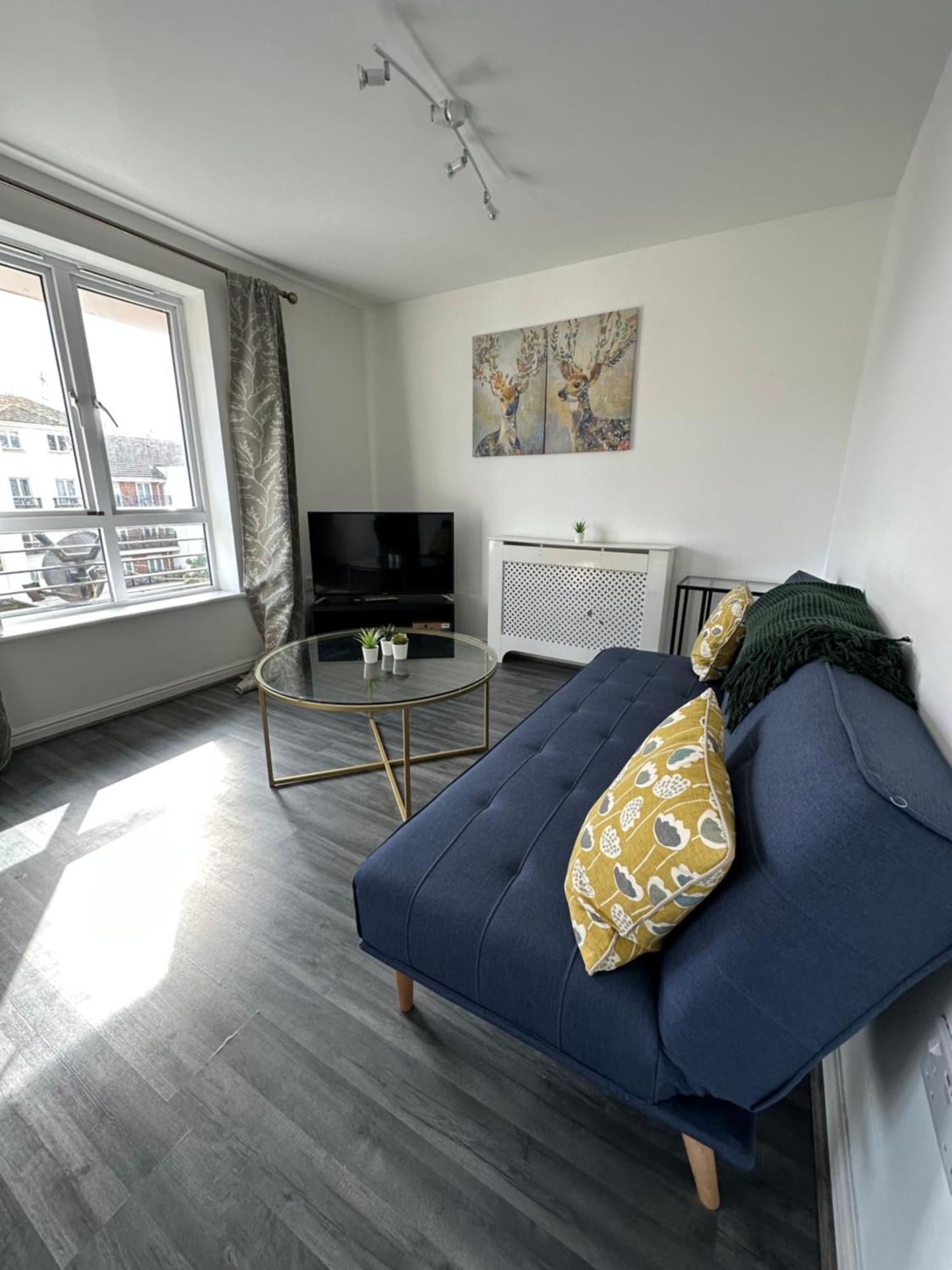 By Rehoboth - Abbey Wood Station - Zone 4 Apartment *
