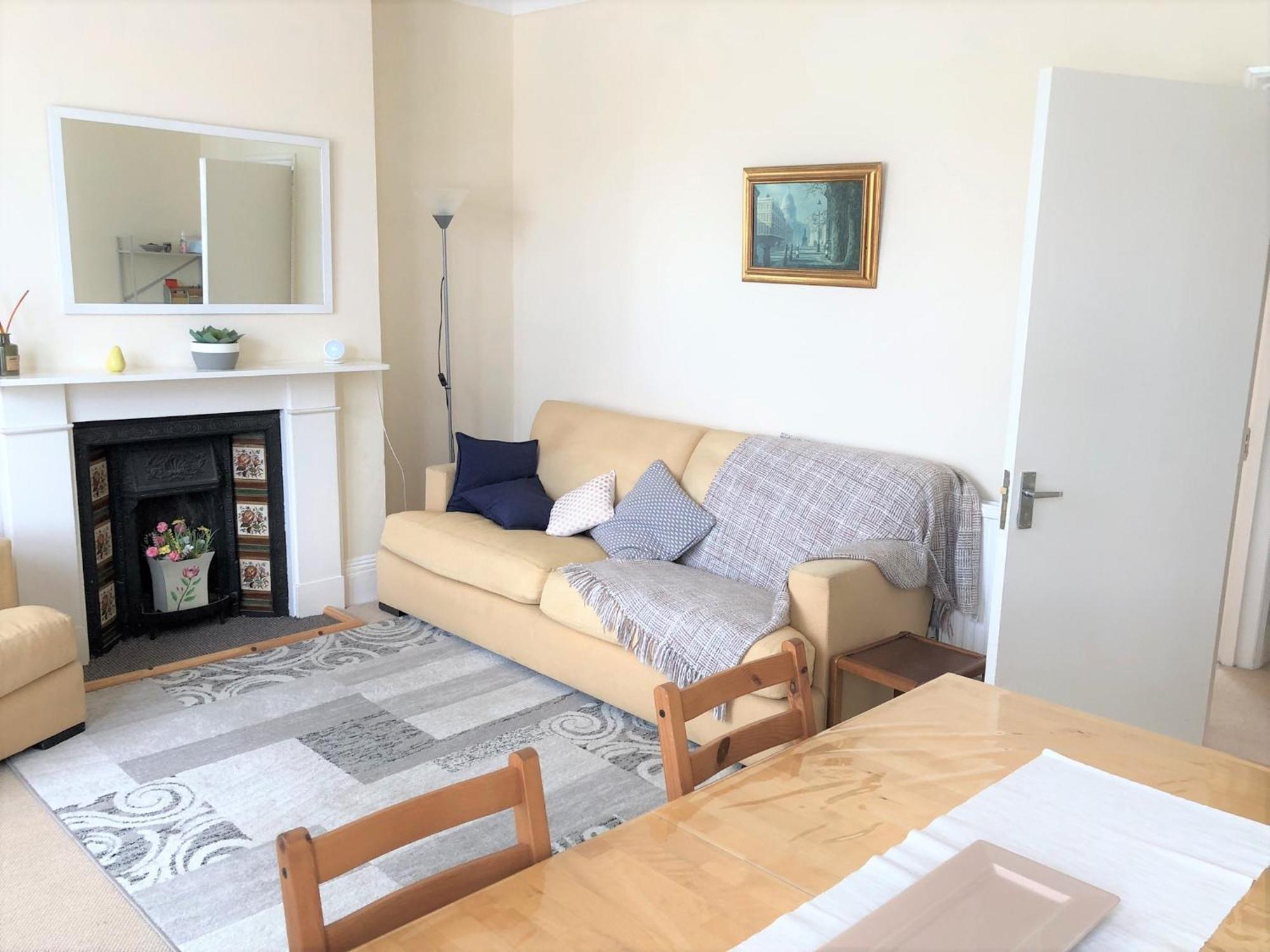 Spacious West 2 Bedroom * London