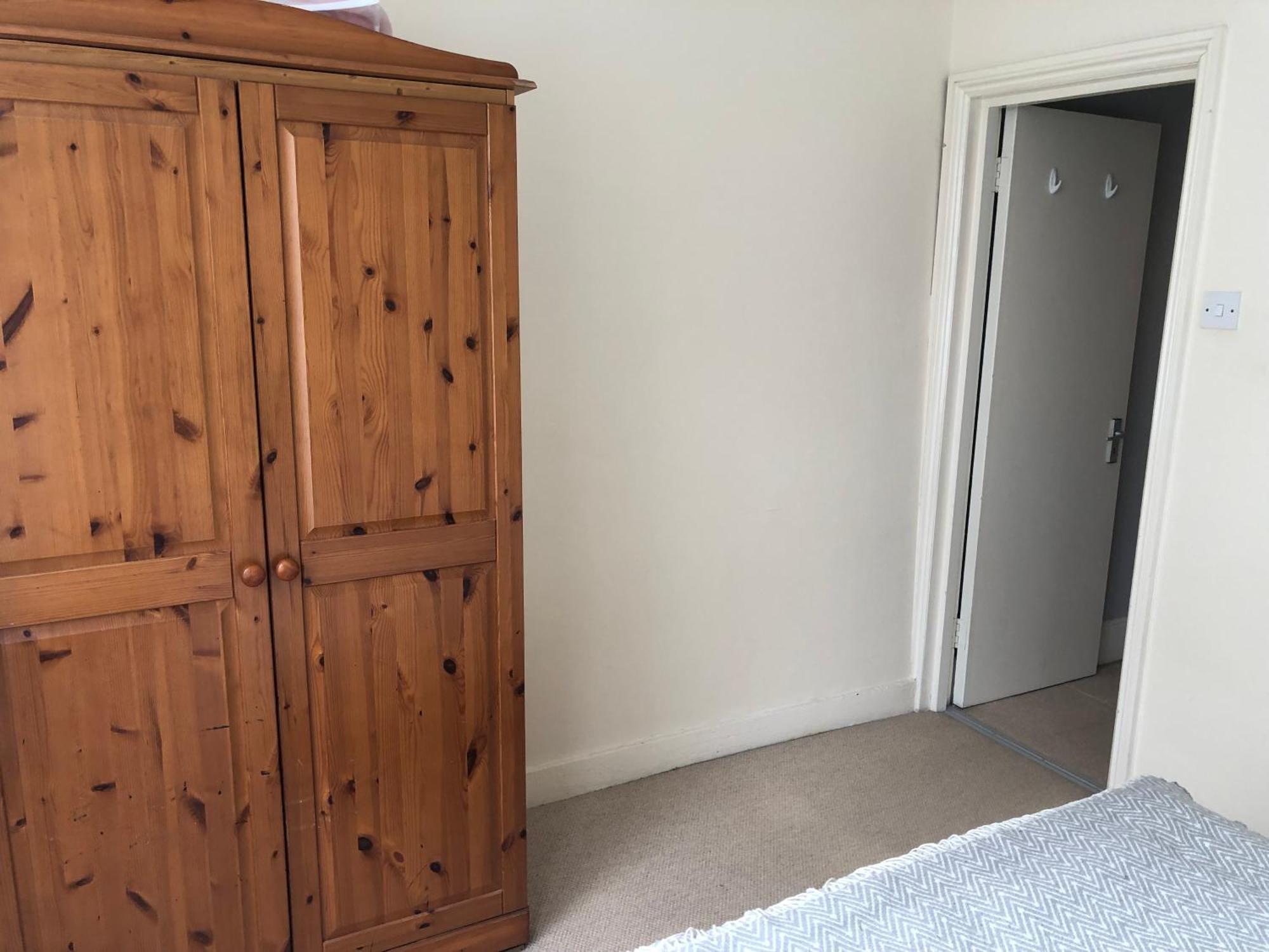 Spacious West 2 Bedroom London