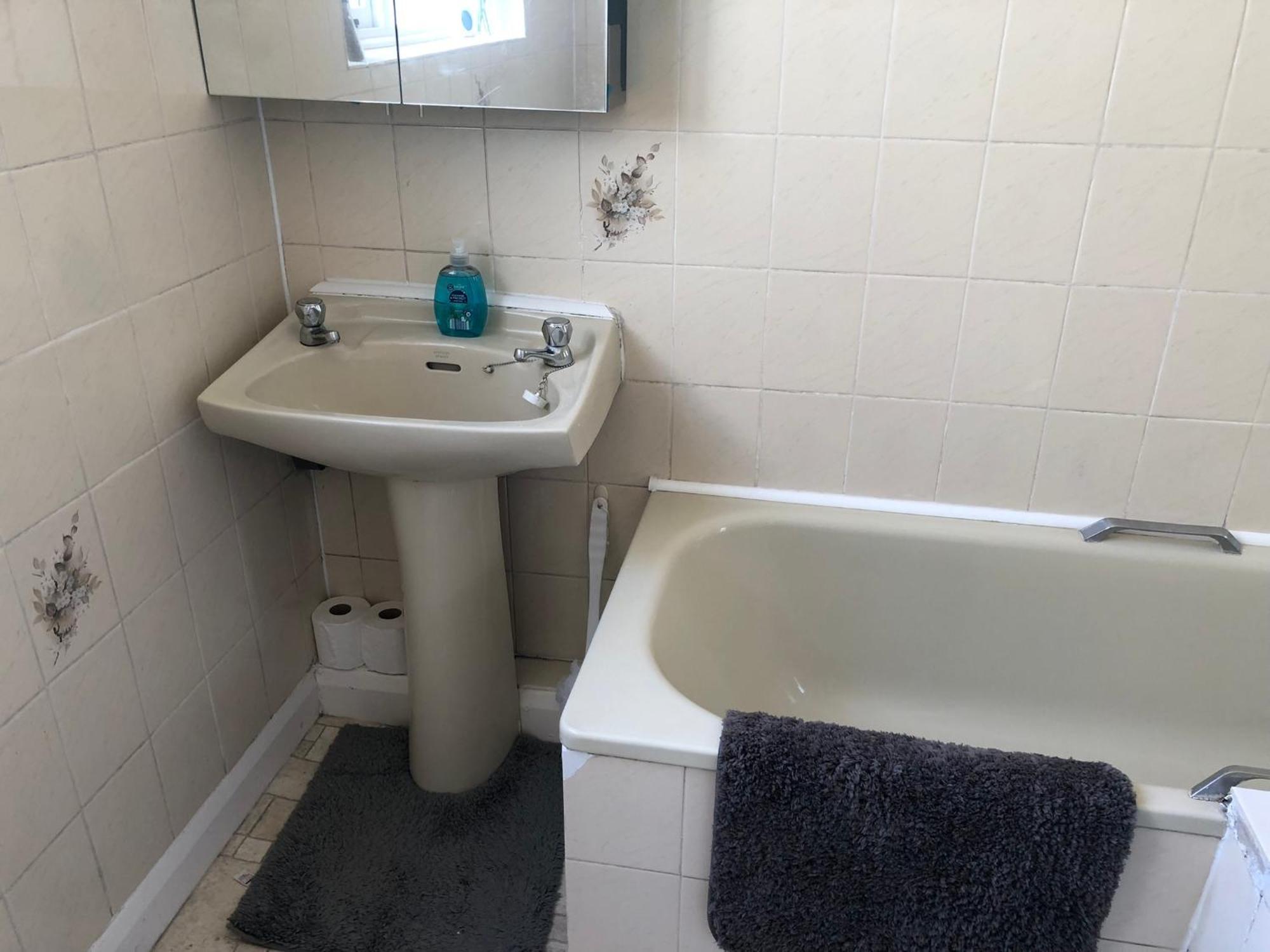 Spacious West 2 Bedroom London