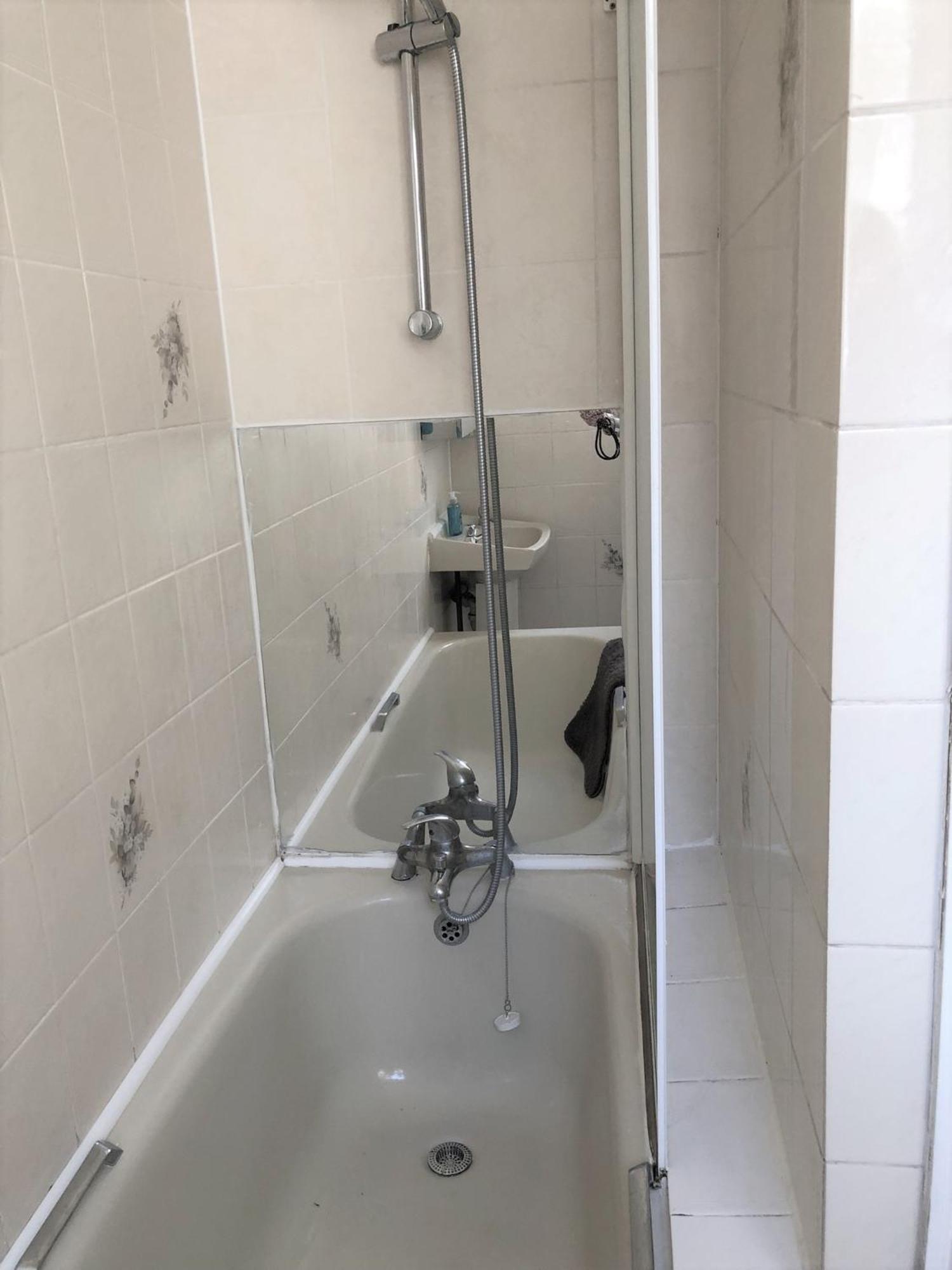 Spacious West 2 Bedroom Apartment