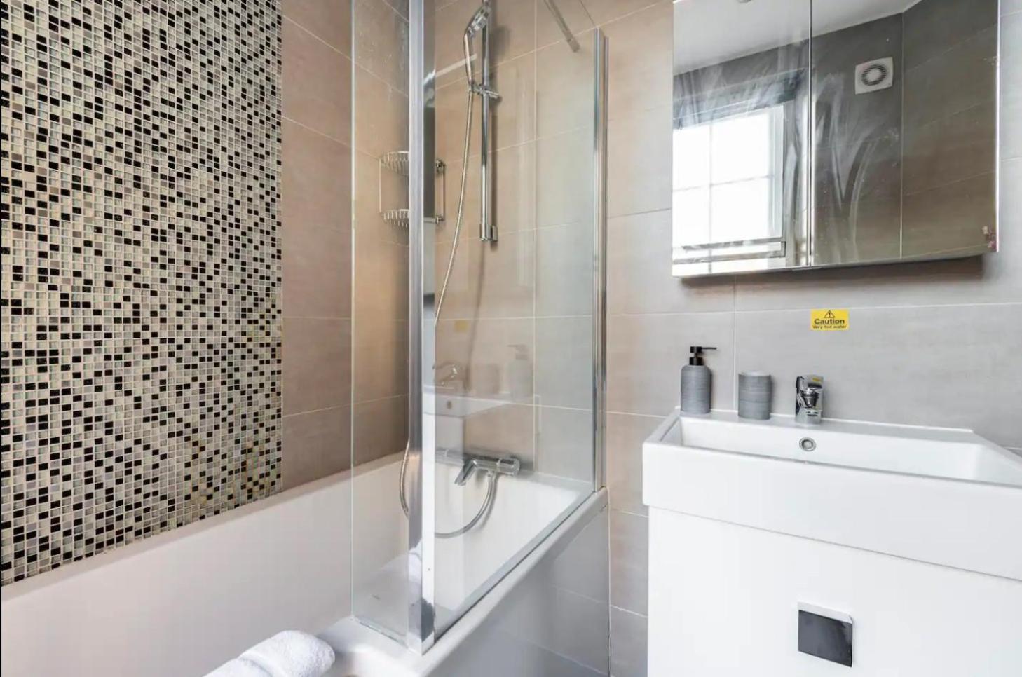 Lovely One Bedroom In The Heart Of * Londres