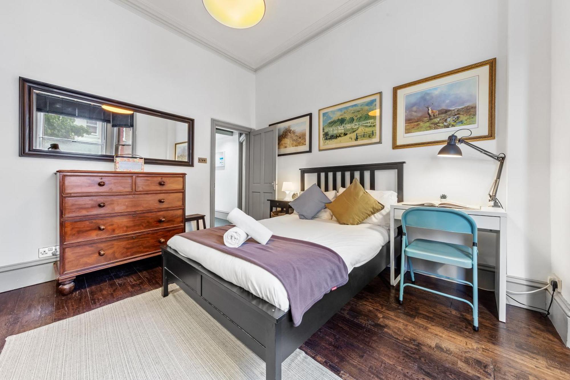 Apartment Quiet 2x Bedroom Victorian Terrace Flat + Garden