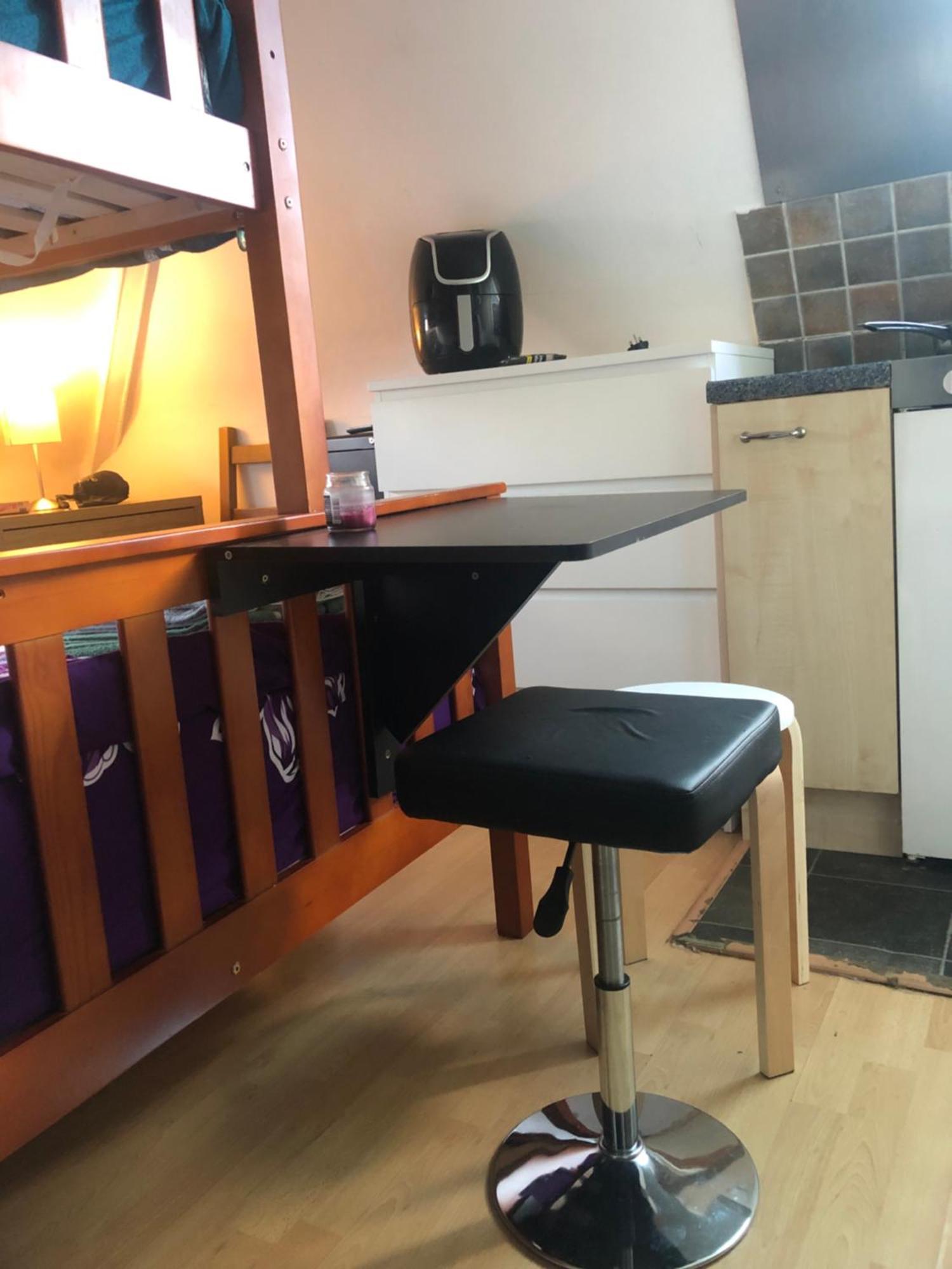 Apartment Peaceful Studio-flat With Driveway In Golders Green *