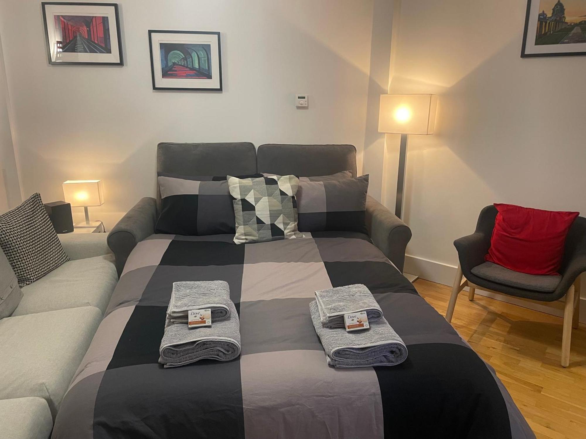 Apartment Hawkesmoor House London