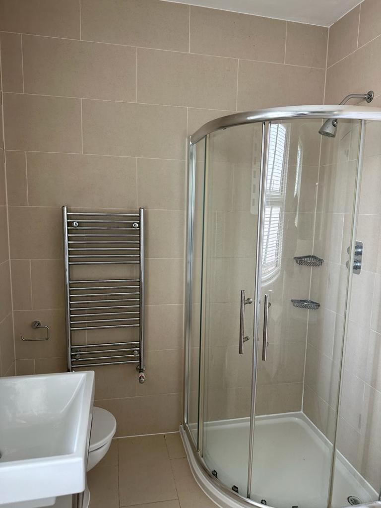 Spacious City Eye, Westminster, Big Ben, Vauxhall Station Apartment *