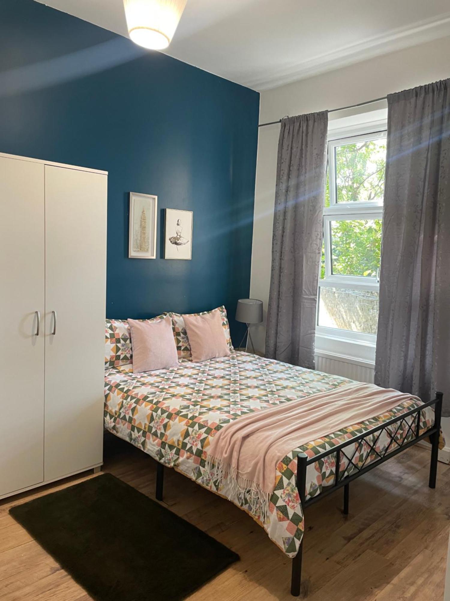 Contemporary Private Near Central Homestay London