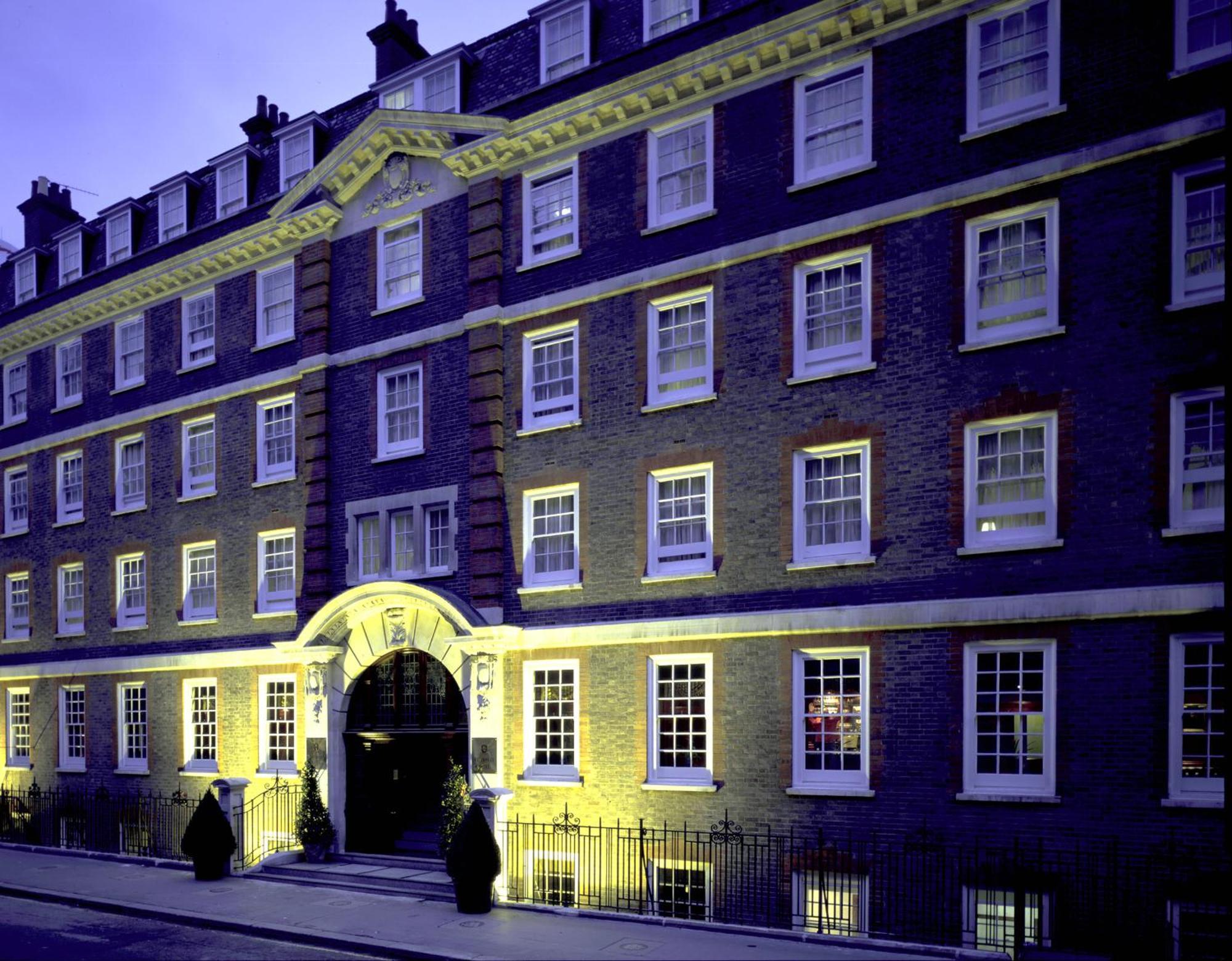 Fitzrovia 4*