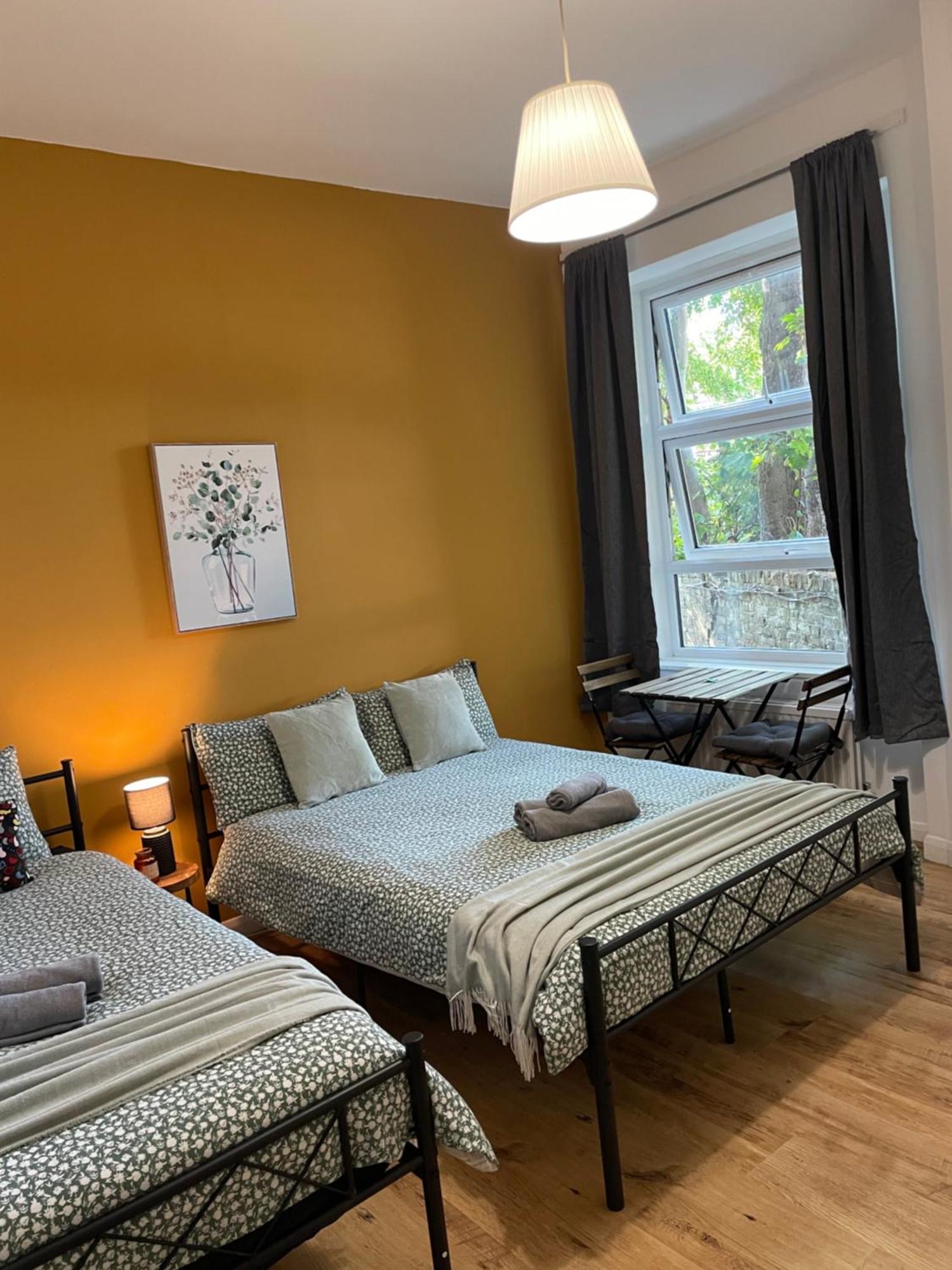 Contemporary Private Near Central Homestay London