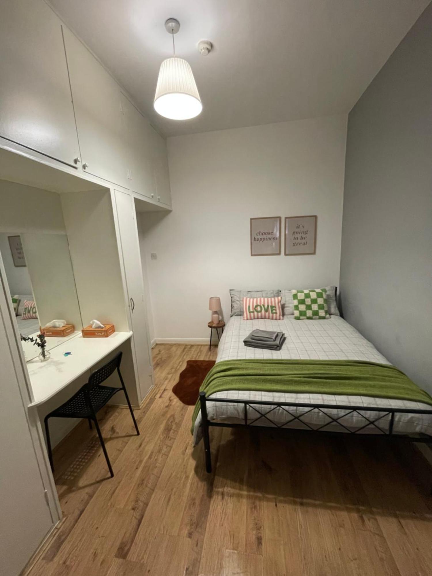 Homestay Contemporary Private Near Central