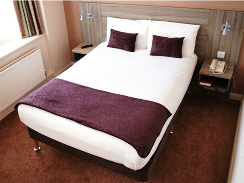 Express - Vauxhall Nine Elms, An Ihg