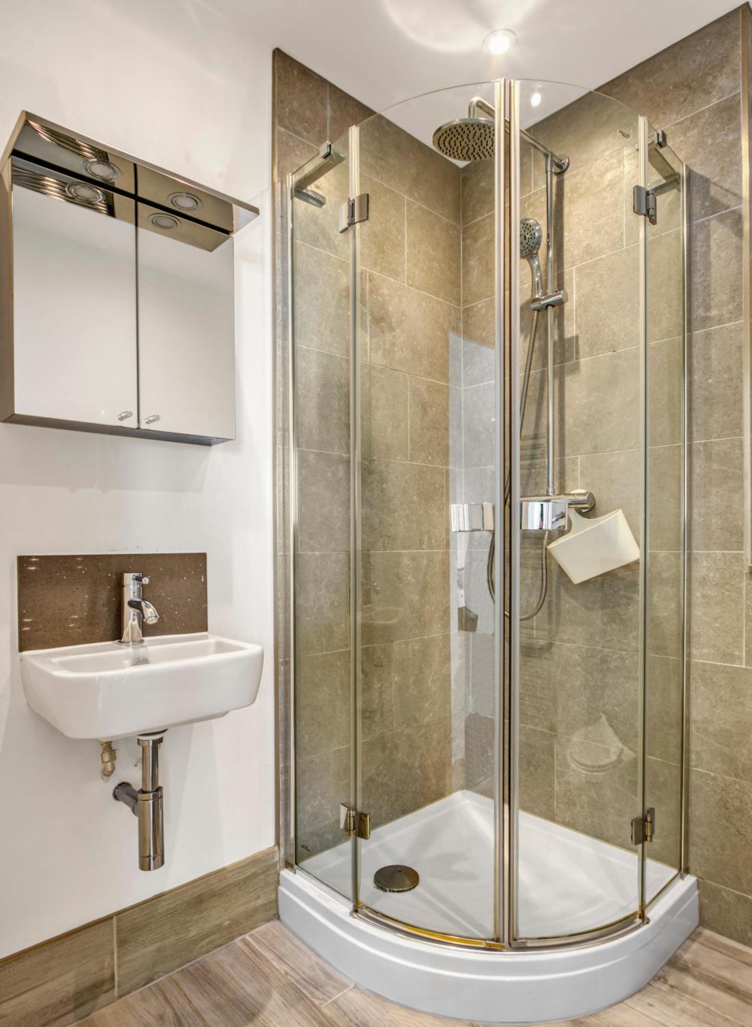 Modern Penthouse In Wembley * Londres