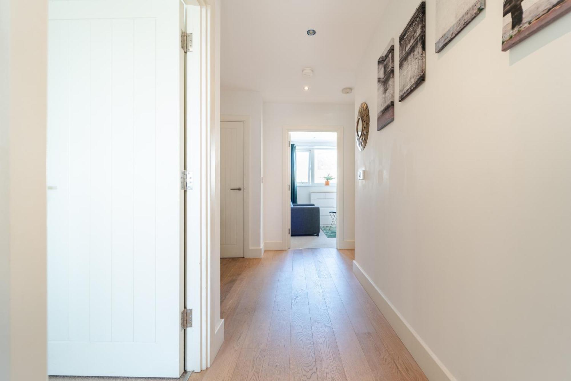 Luxury Greenwich 2bed 2bath - Sleep 6 Guest- 1 Min From Station - Close To Greenwich Maritime- Playstation Provided Apartment London