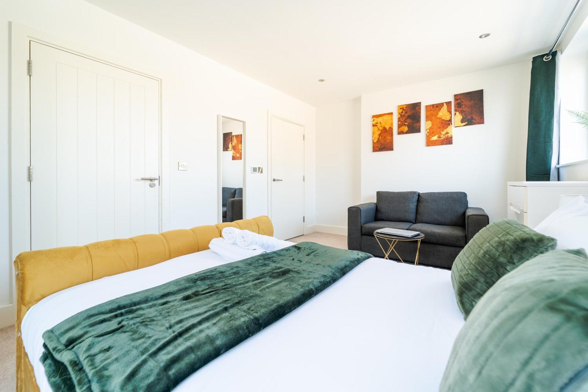 Apartment Luxury Greenwich 2bed 2bath - Sleep 6 Guest- 1 Min From Station - Close To Greenwich Maritime- Playstation Provided *