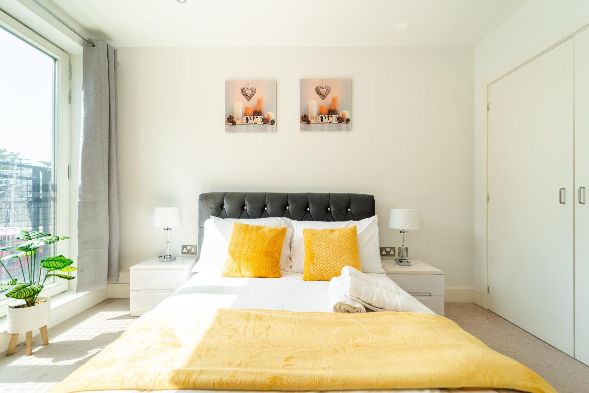 Luxury Greenwich 2bed 2bath - Sleep 6 Guest- 1 Min From Station - Close To Greenwich Maritime- Playstation Provided Apartment London