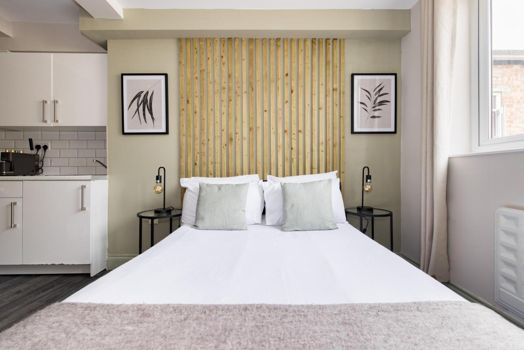 Euston Apartment *