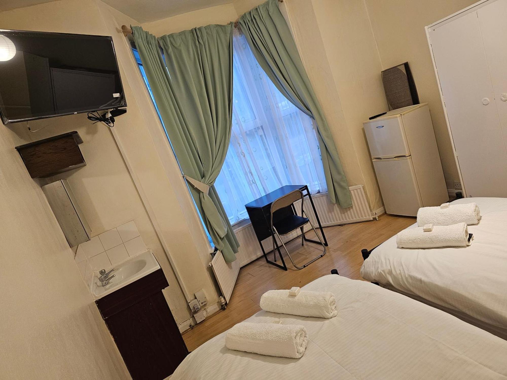 Guest house Bruce London