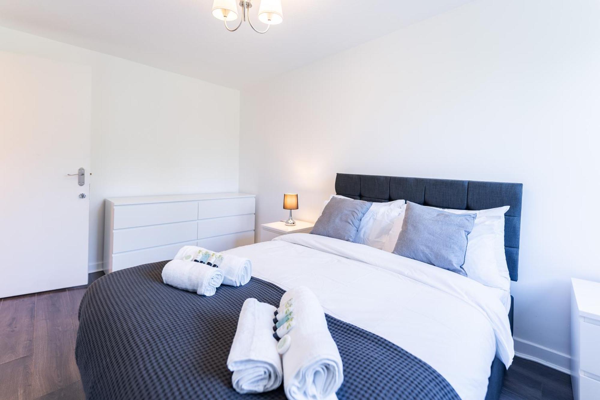 Luxury 3 Bedroom Flat With Balcony In Westbourne Park Apartamento *