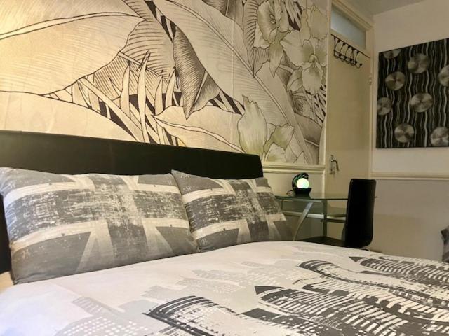 Private @ London-stratford. Guest house *
