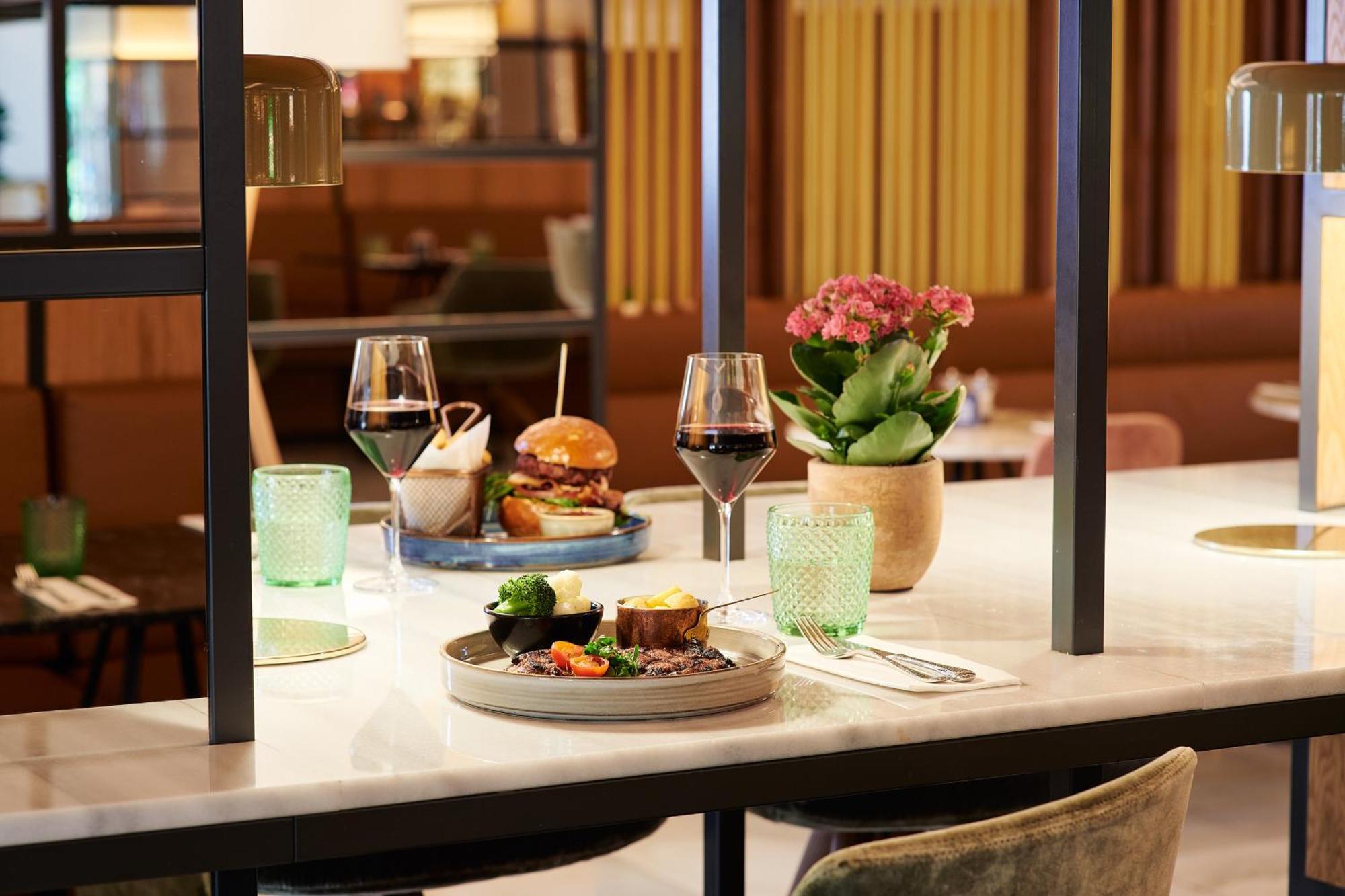 The Level At Melia White House Hotel