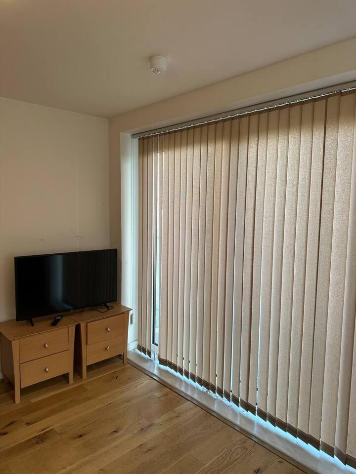 New Build 2 Bedroom With 2 Bath In * London