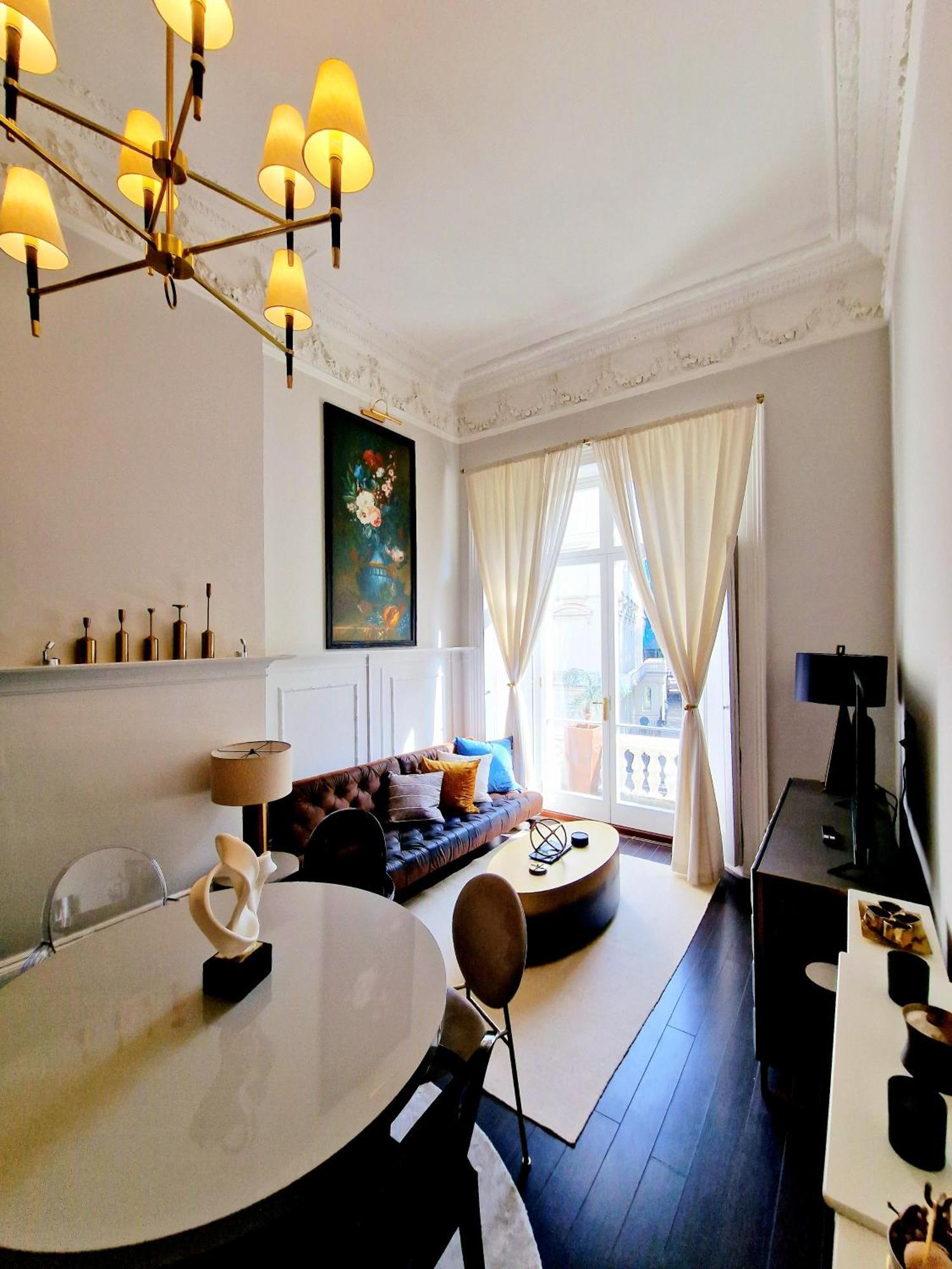 Stunning Hyde Park With Private Balcony & Lift Elevator Access