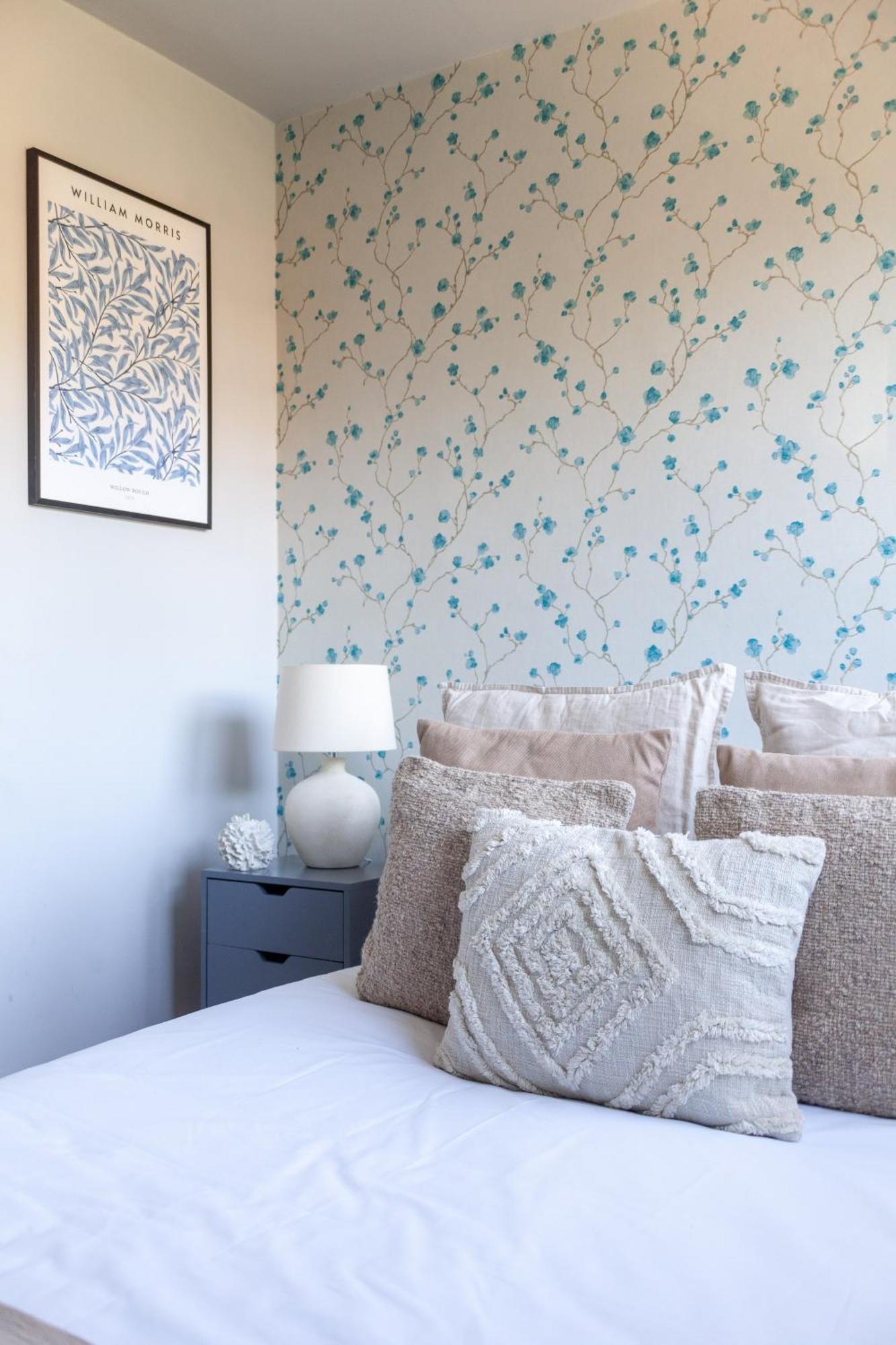 The South Hampstead Collection - Tbu *