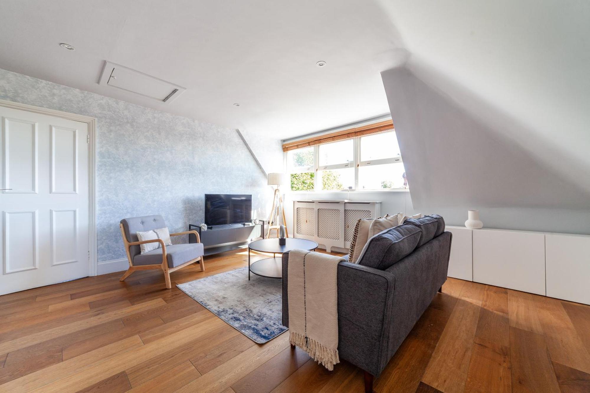 The South Hampstead Collection - Tbu *