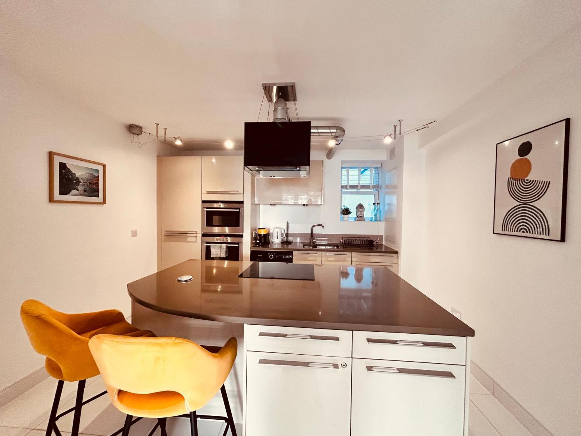 Stunning Spacious B.apt. Slps.4 Apartment